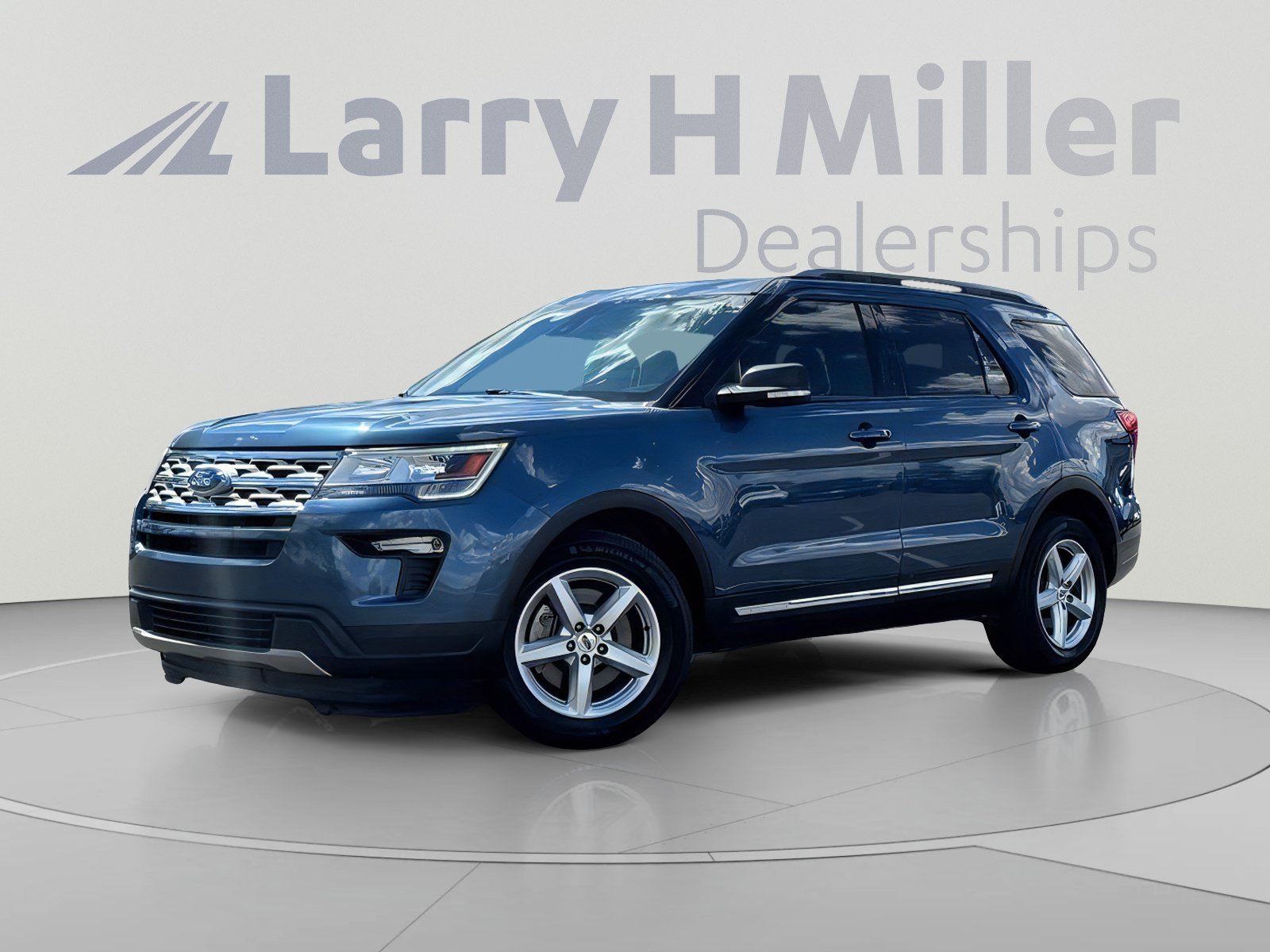 Used 2019 Ford Explorer XLT with VIN 1FM5K7D87KGA42101 for sale in Surprise, AZ