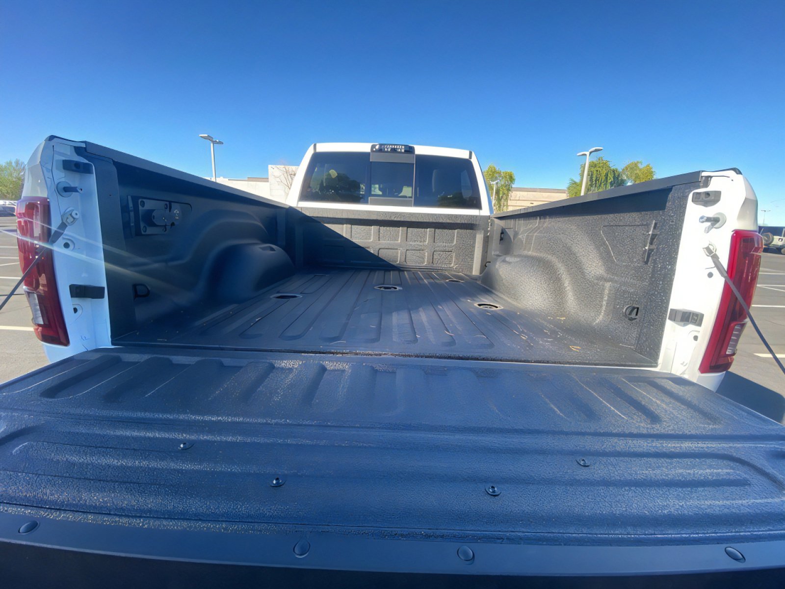 2026 RAM 3500 Laramie - Photo 29