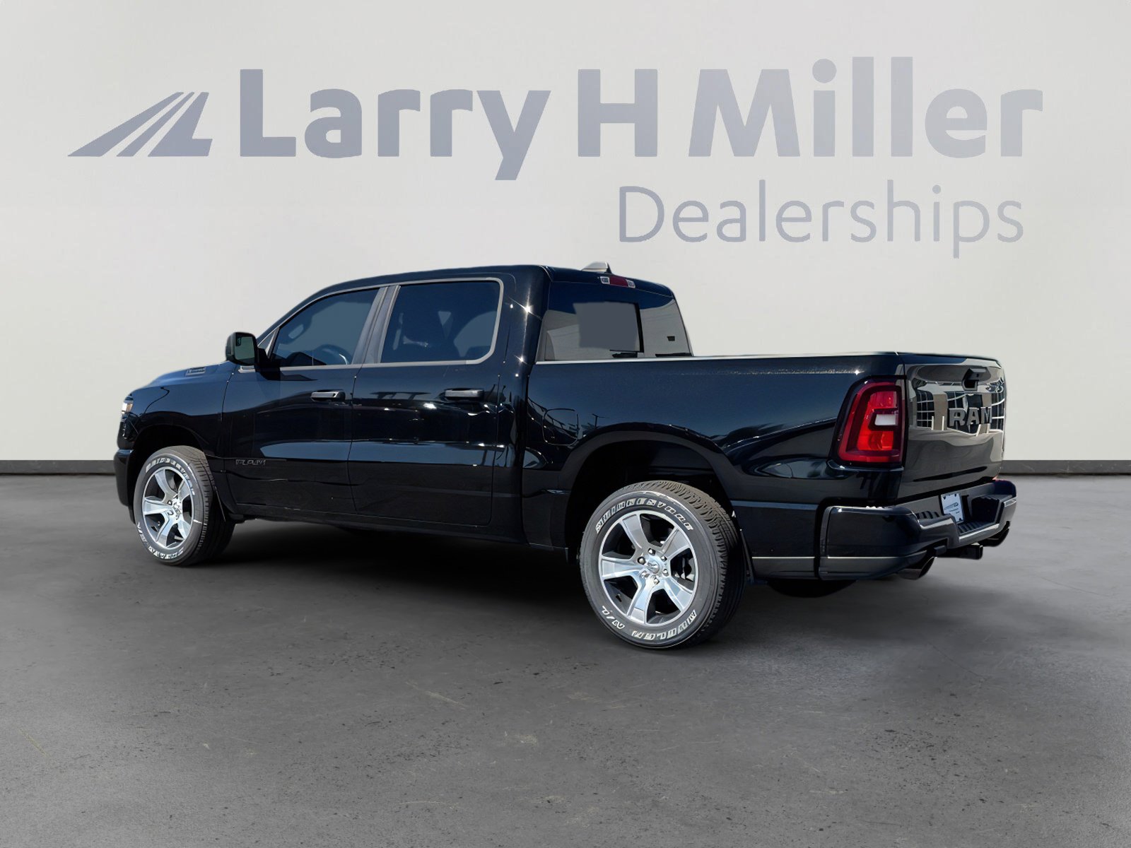 2026 Ram 1500 Express photo 3