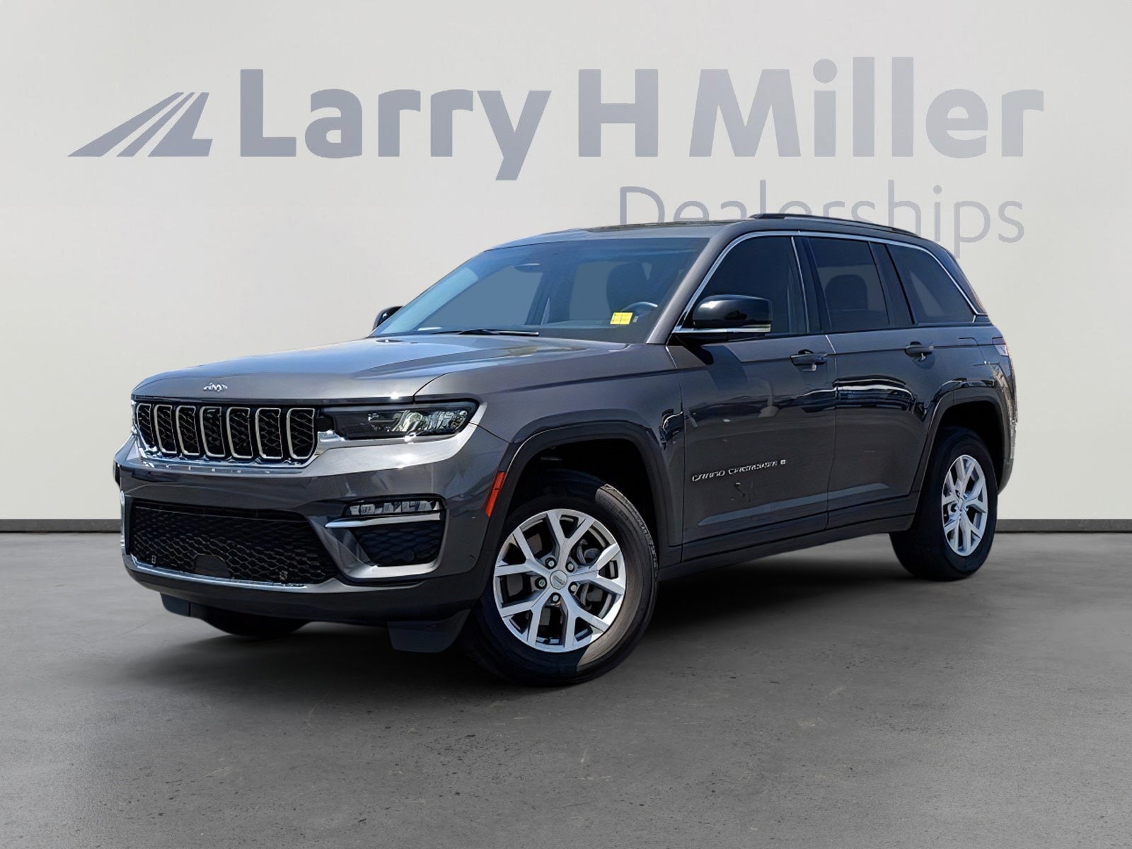 2022 Jeep Grand Cherokee Limited's photo
