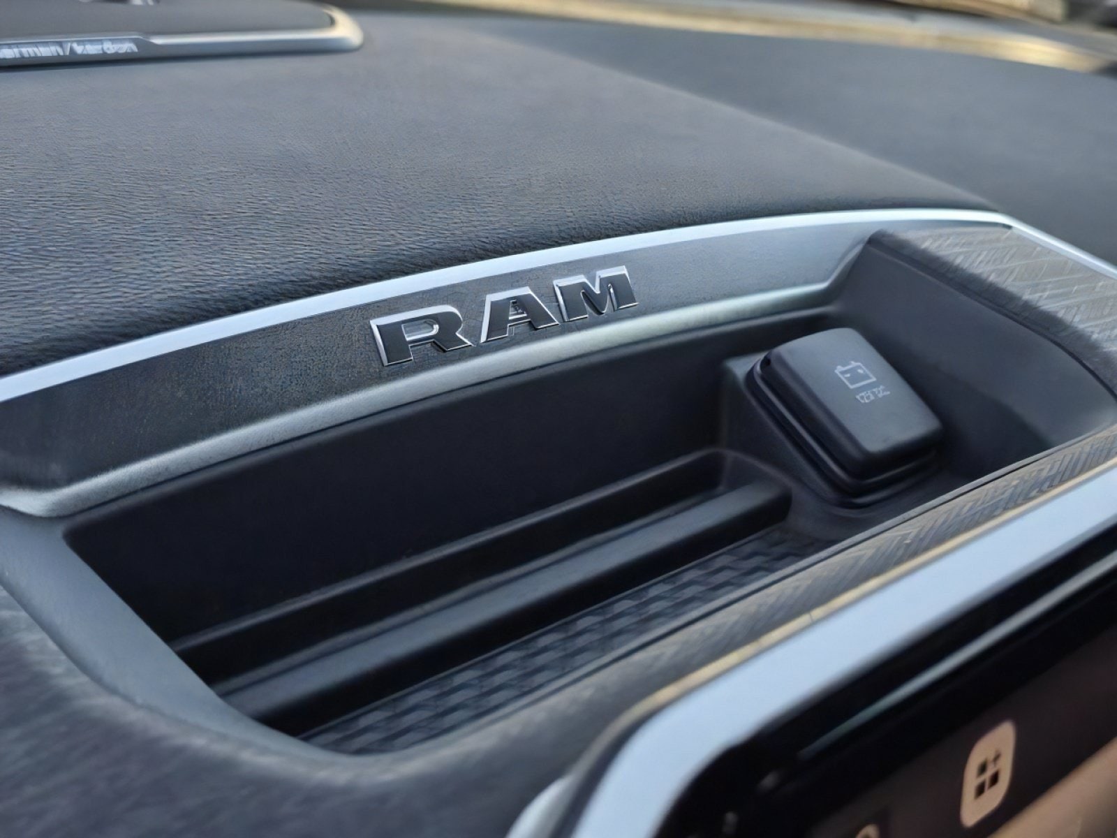 2025 RAM 2500 Laramie - Photo 29