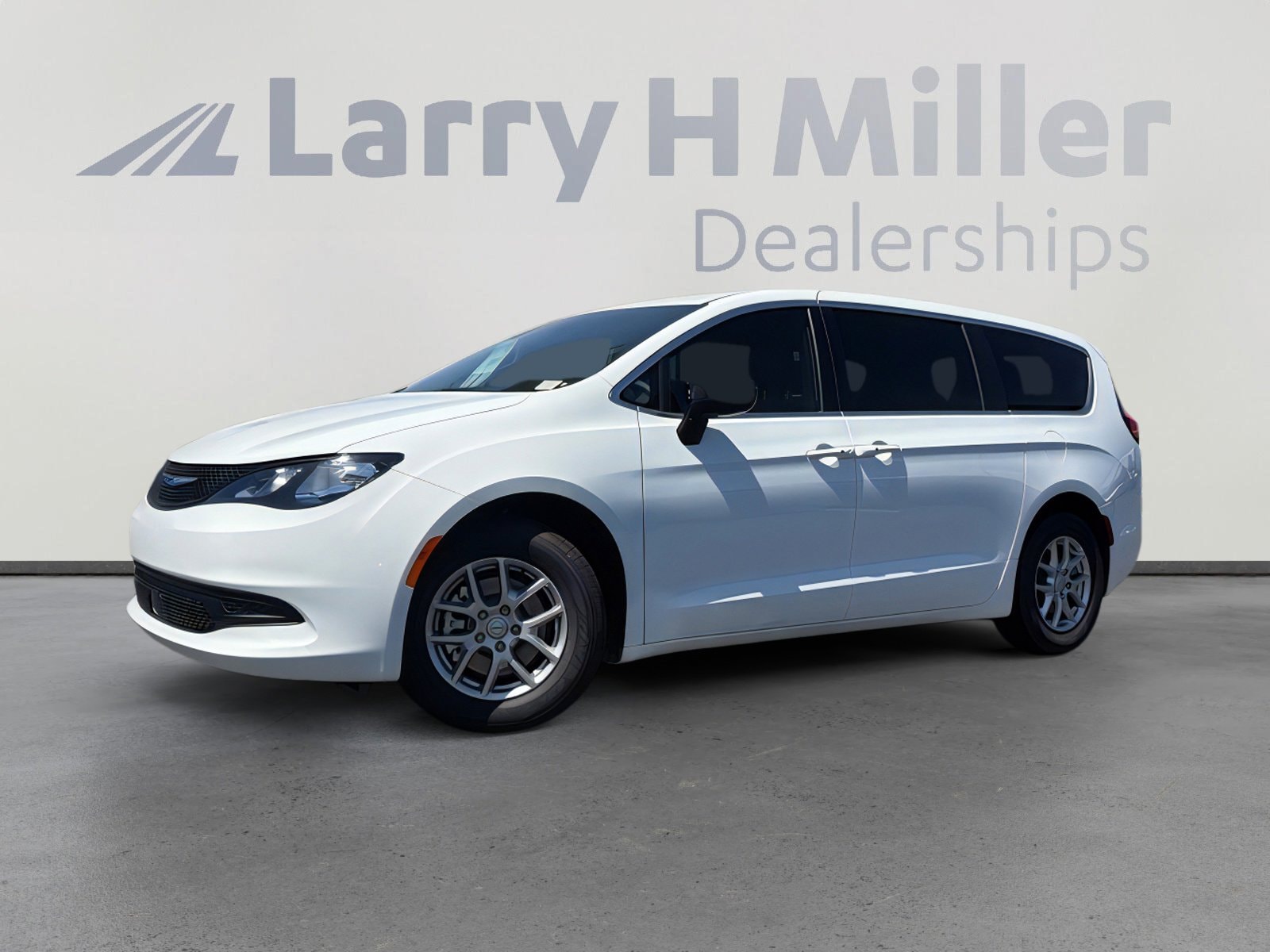 2026 Chrysler Voyager LX's photo