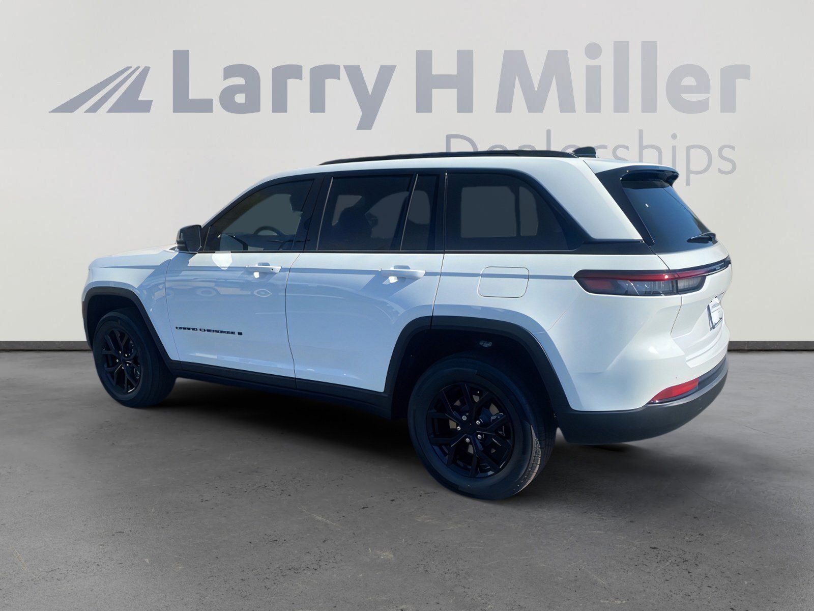 2025 Jeep Grand Cherokee Altitude X photo 2