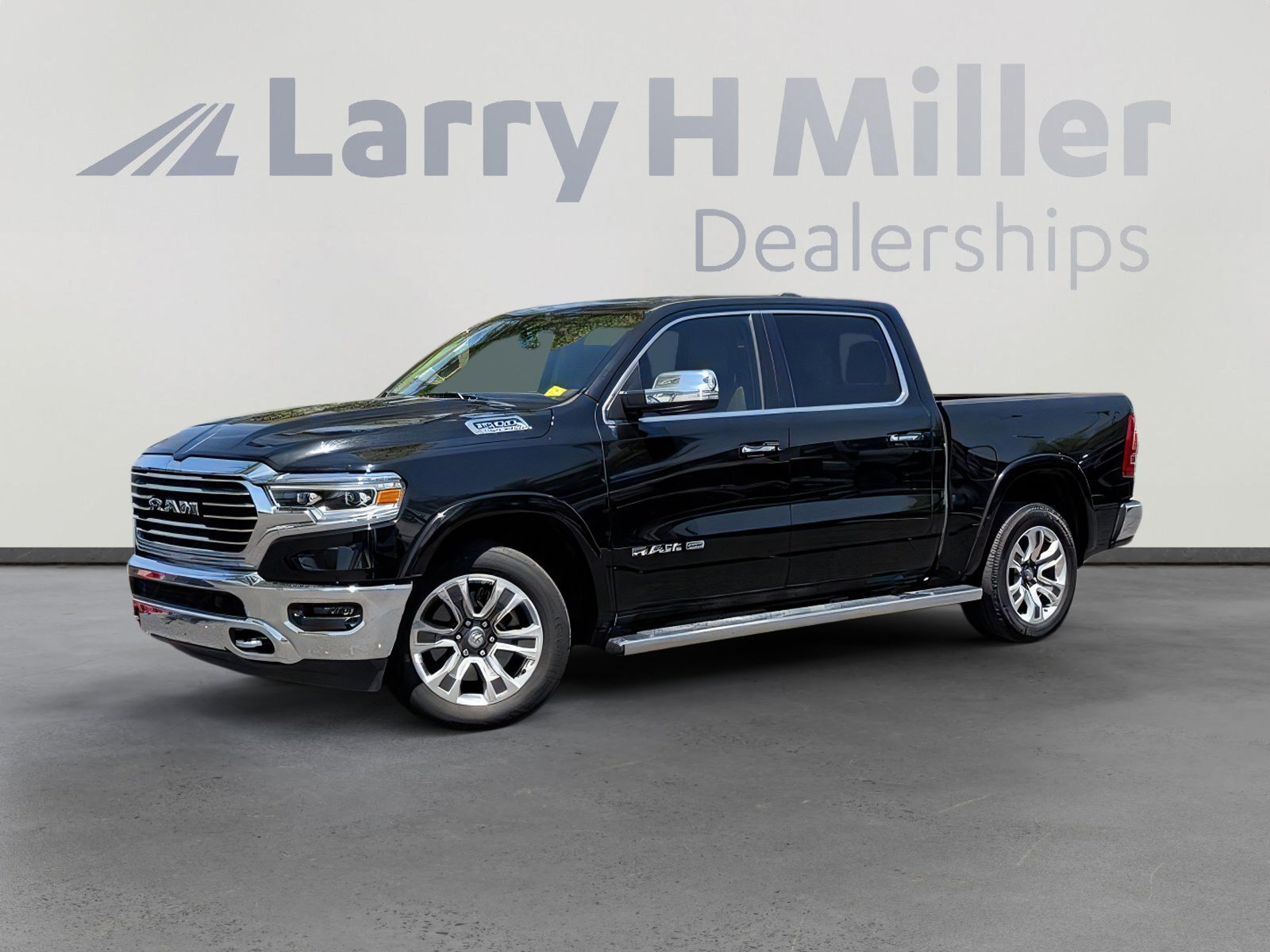 2019 RAM 1500 Longhorn 4x4 Crew Cab 5'7's photo