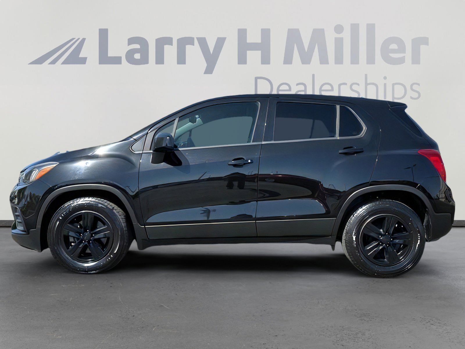 Used 2020 Chevrolet Trax LS with VIN KL7CJKSB8LB058318 for sale in Surprise, AZ
