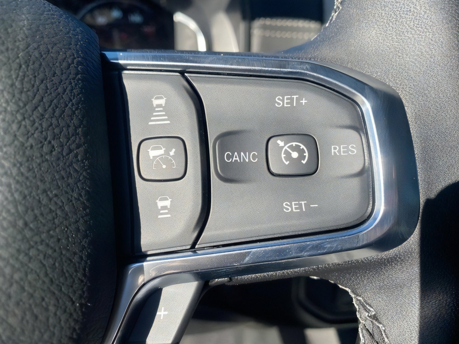 2026 RAM 3500 Laramie - Photo 16