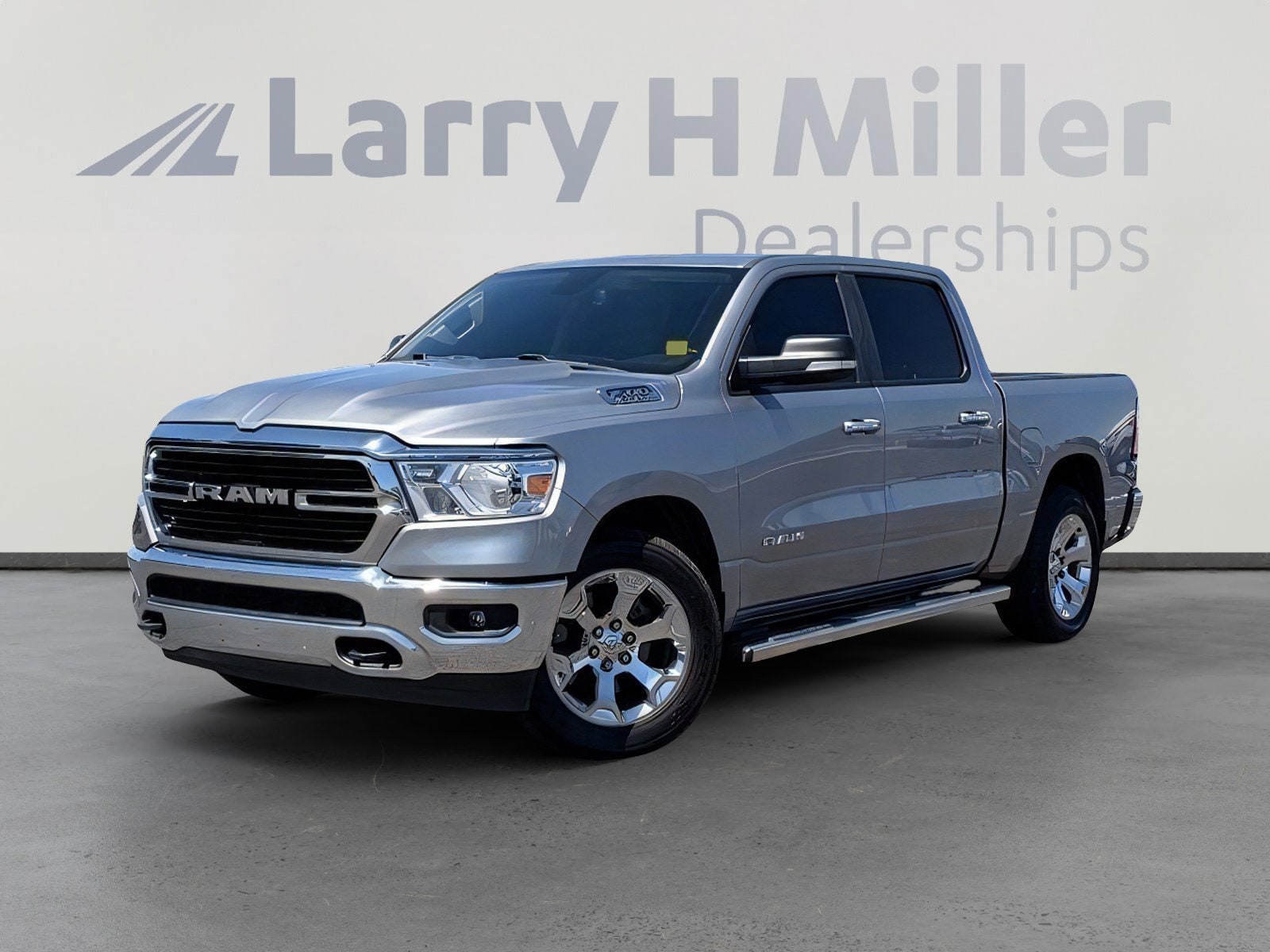 2019 RAM 1500 Big Horn/Lone Star 4x4 Crew Cab 5'7's photo