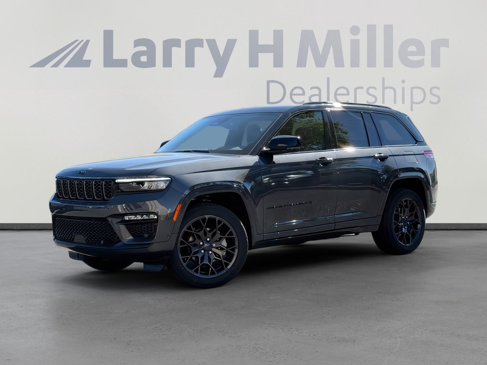 2025 Jeep Grand Cherokee Summit's photo