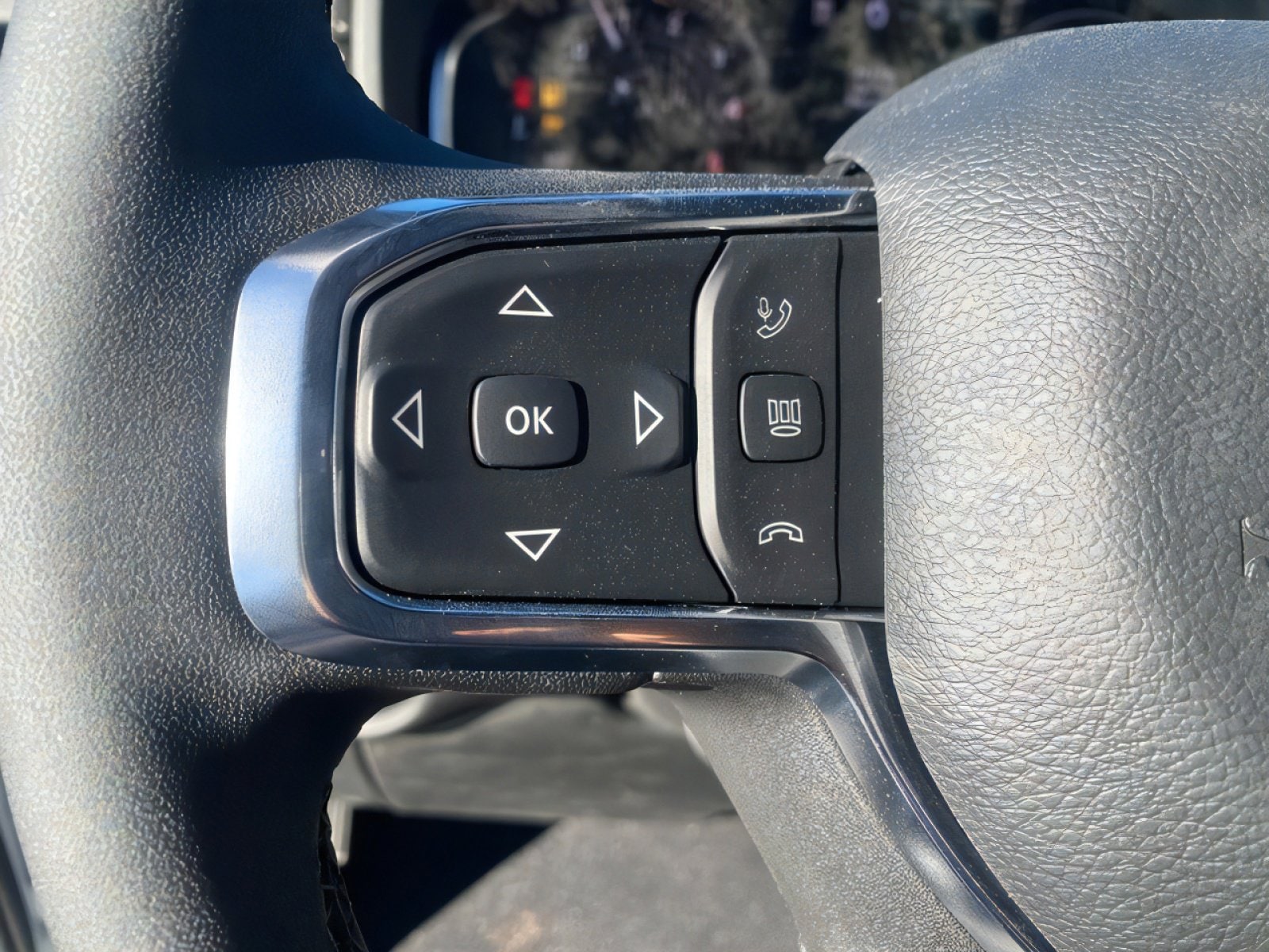 2026 RAM 3500 Laramie - Photo 15