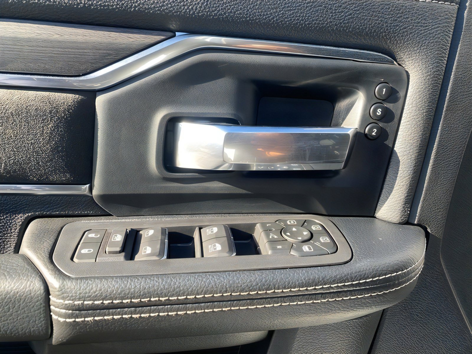 2026 RAM 3500 Laramie - Photo 27