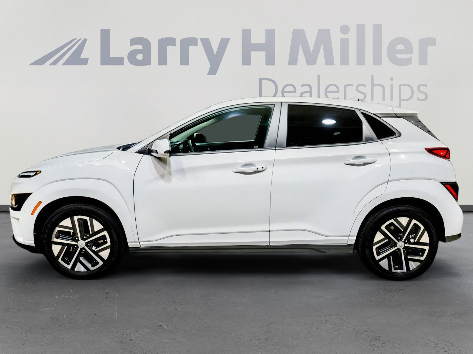 Used 2023 Hyundai Kona EV SE with VIN KM8K23AG8PU174476 for sale in Surprise, AZ