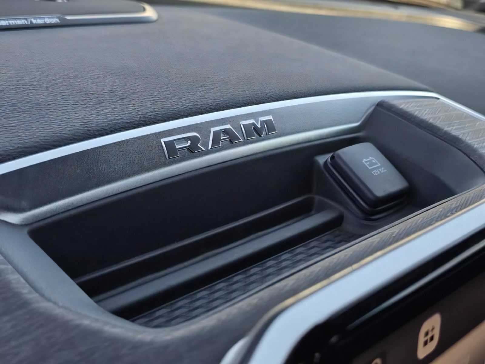 2025 RAM 2500 Laramie - Photo 29