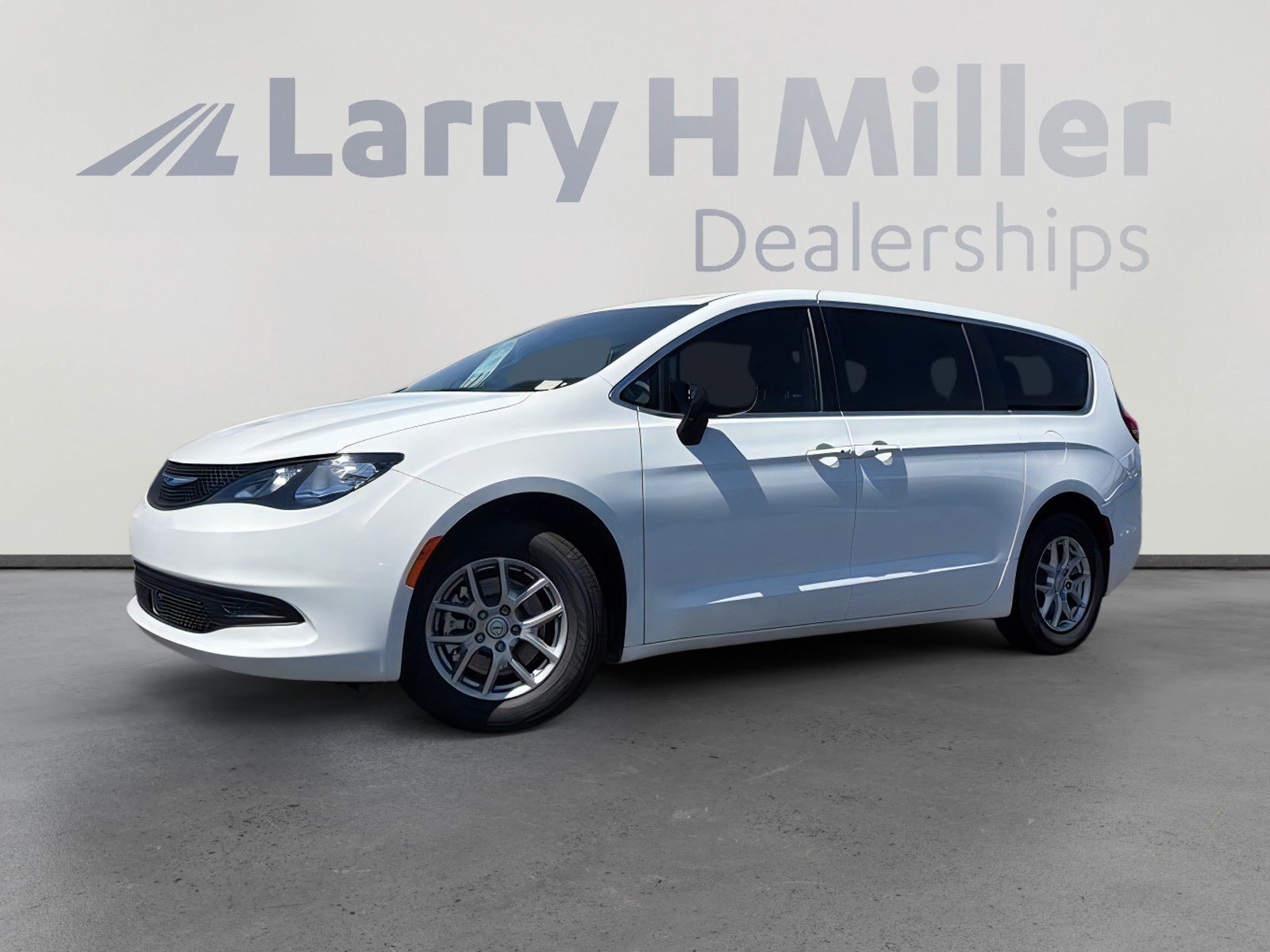 2026 Chrysler Voyager LX's photo