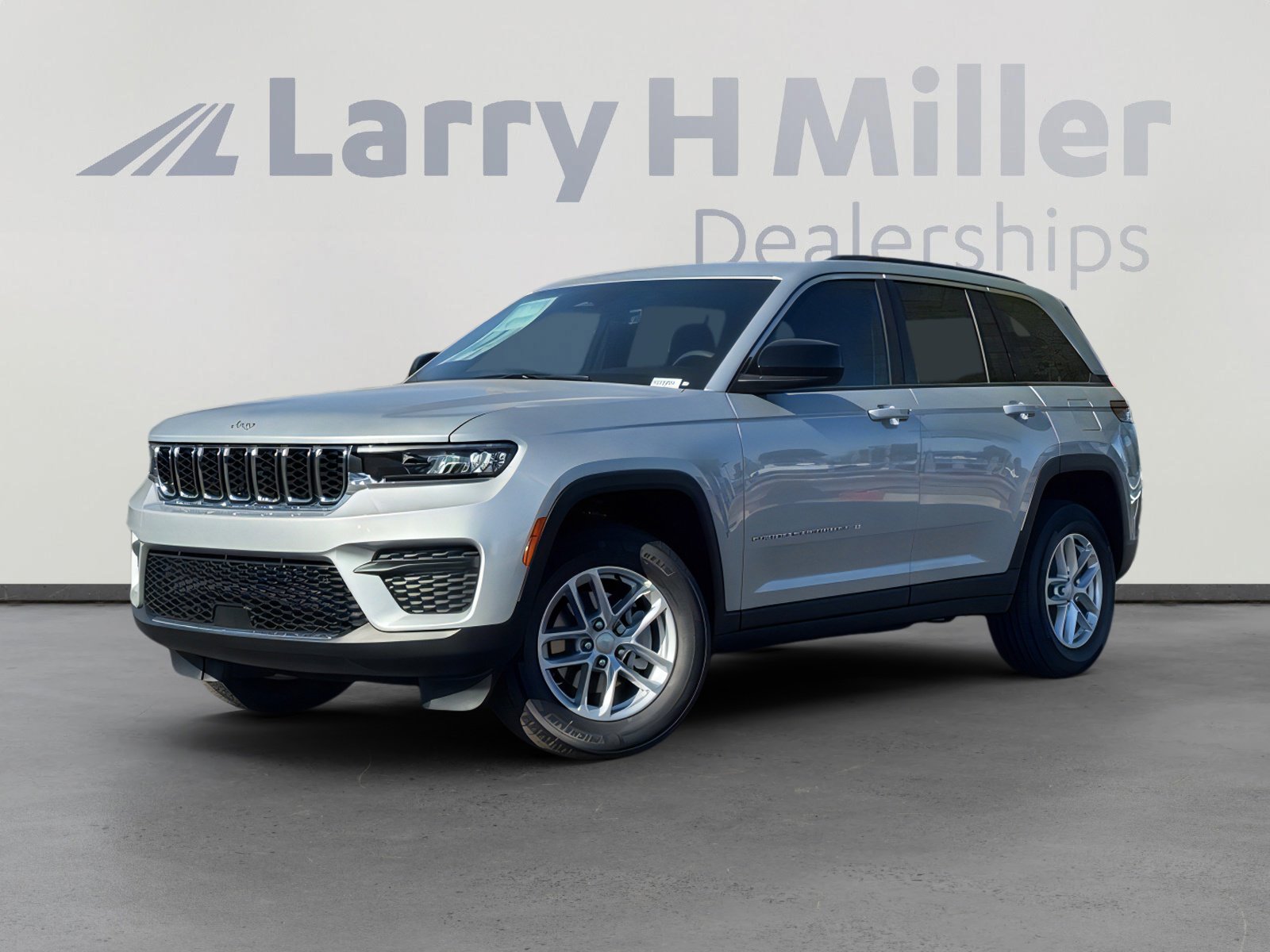 2025 Jeep Grand Cherokee Laredo's photo