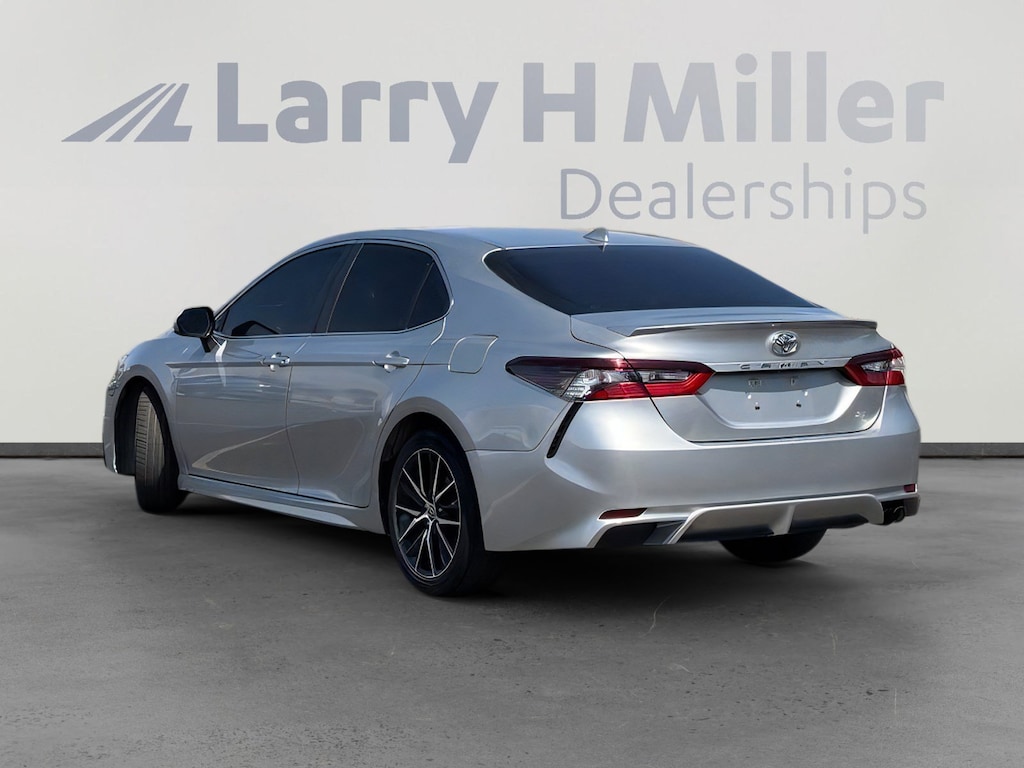 Used 2021 Toyota Camry SE Sedan