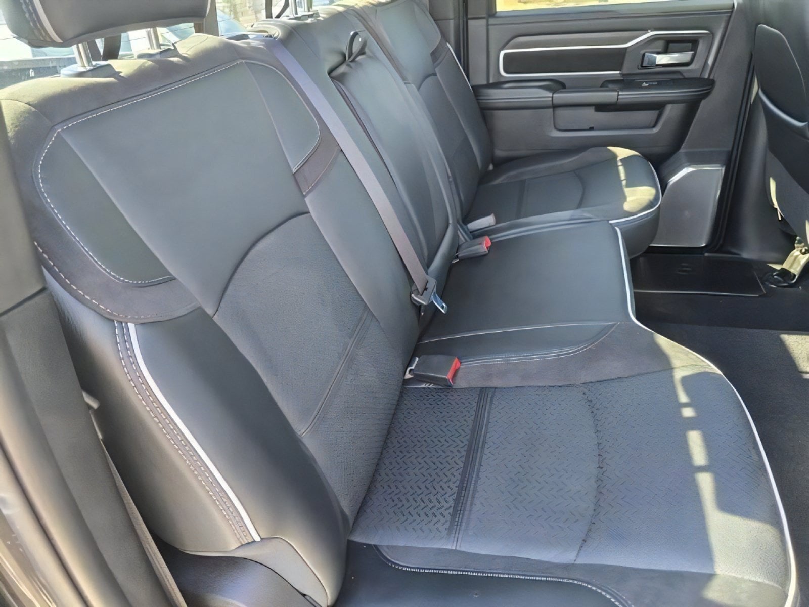 2025 RAM 2500 Laramie - Photo 15