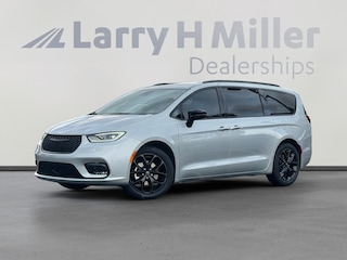 New 2026 Chrysler Pacifica Limited Passenger Van Surprise, AZ