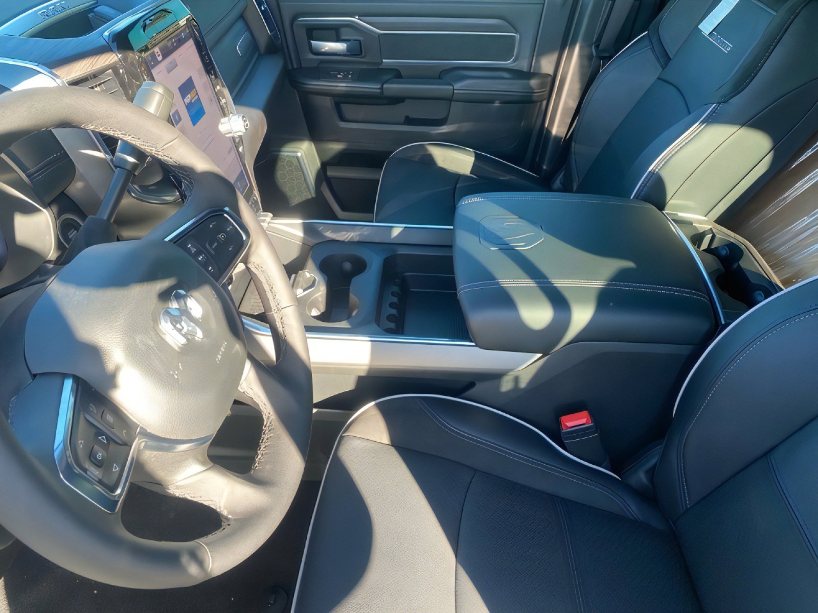 2026 RAM 3500 Laramie - Photo 12