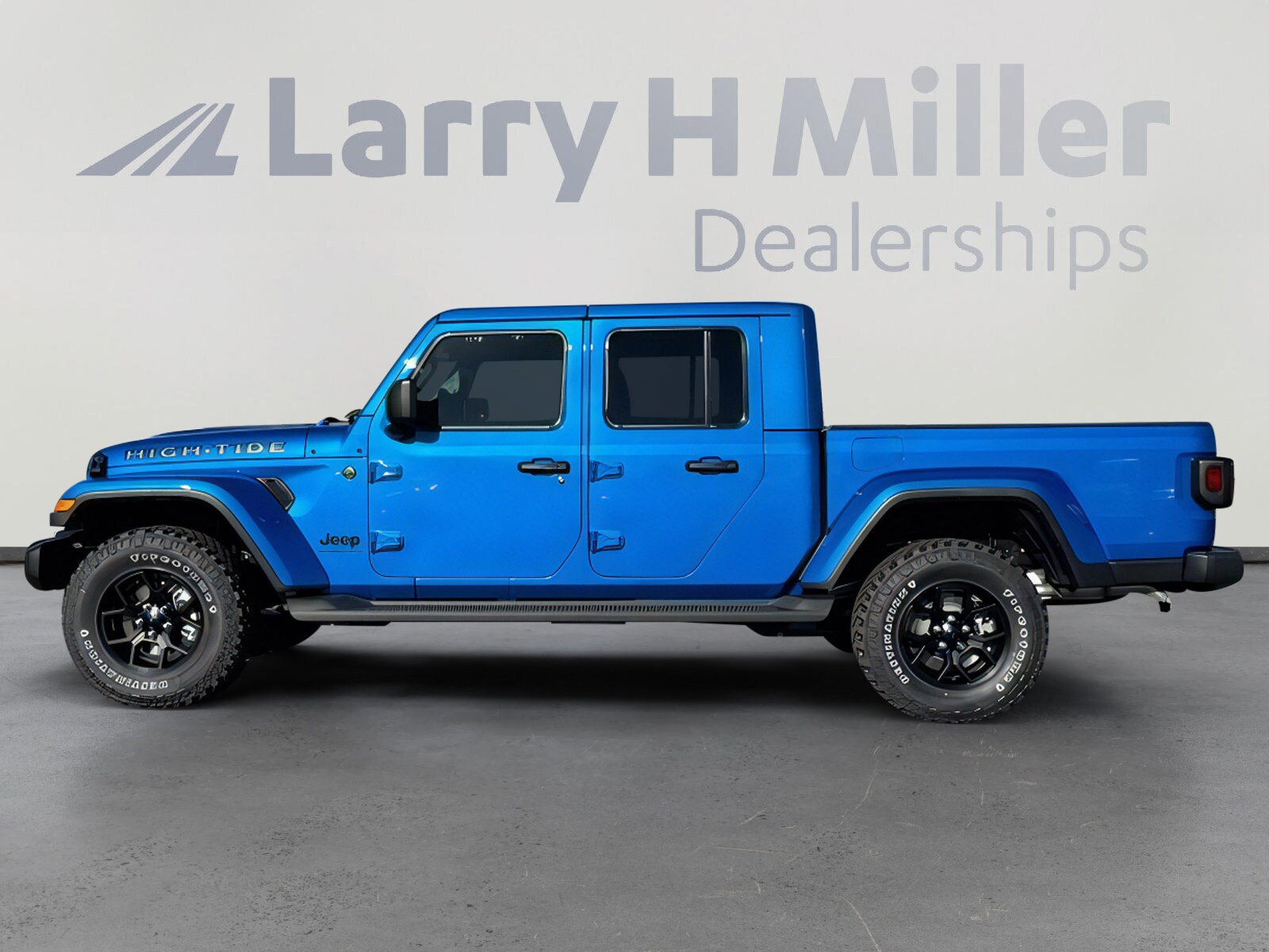 2025 Jeep Gladiator Sport photo 2