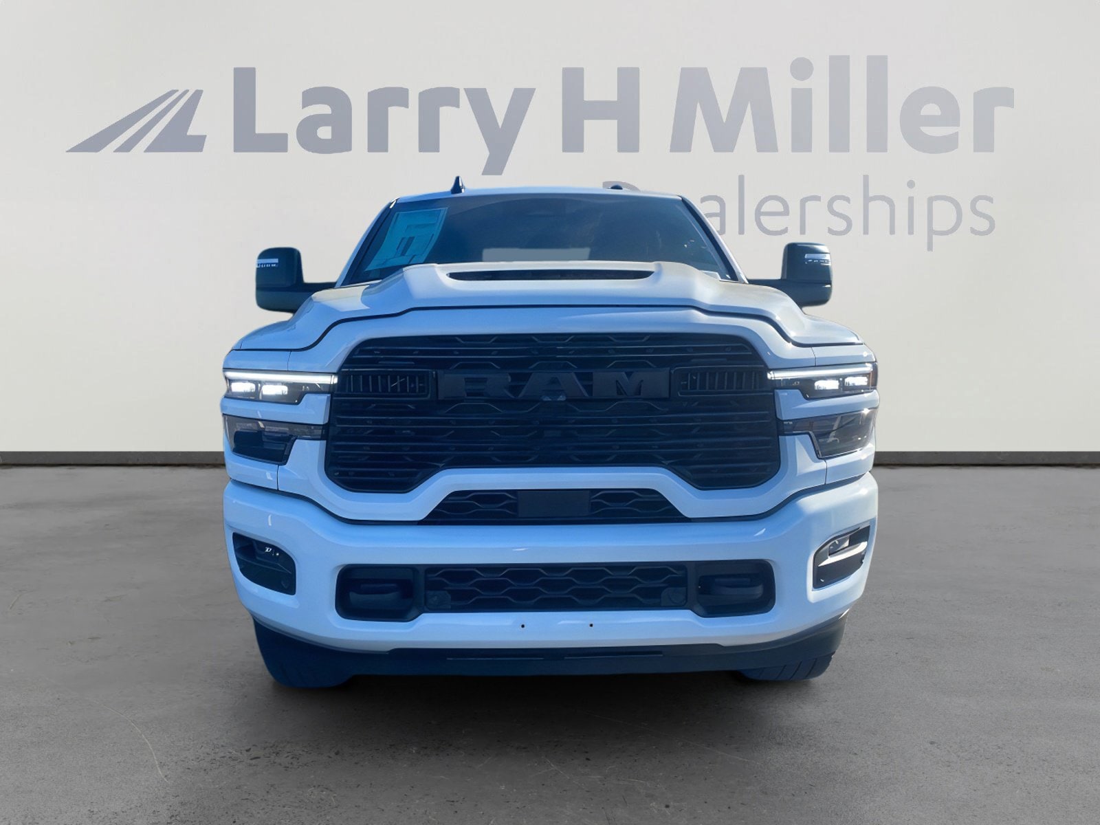 2026 RAM 3500 Laramie - Photo 9