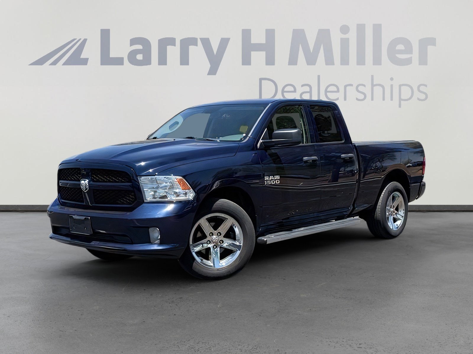2017 RAM 1500 Express 4x4 Quad Cab 6'4's photo
