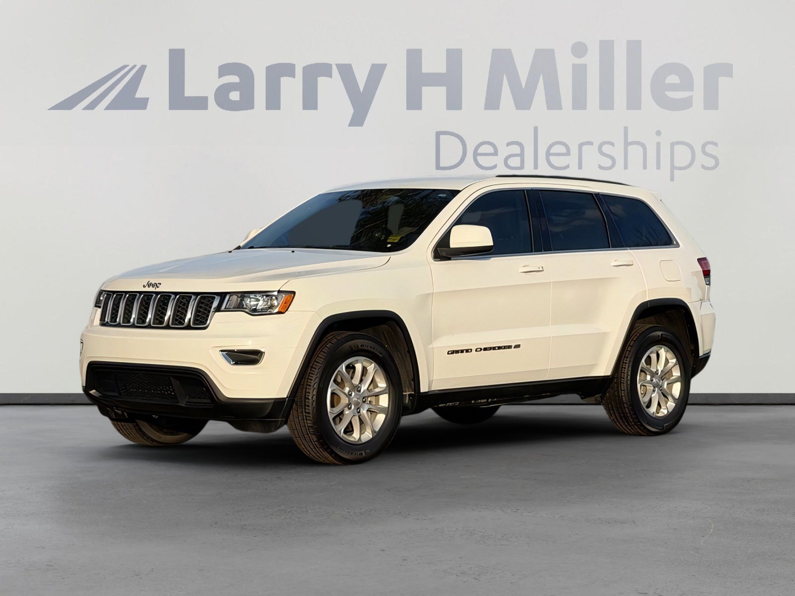 2022 Jeep Grand Cherokee WK Laredo E's photo
