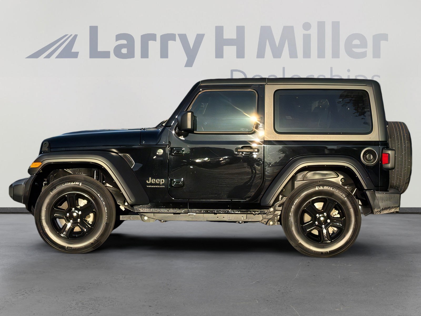 2022 Jeep Wrangler Sport S photo 2