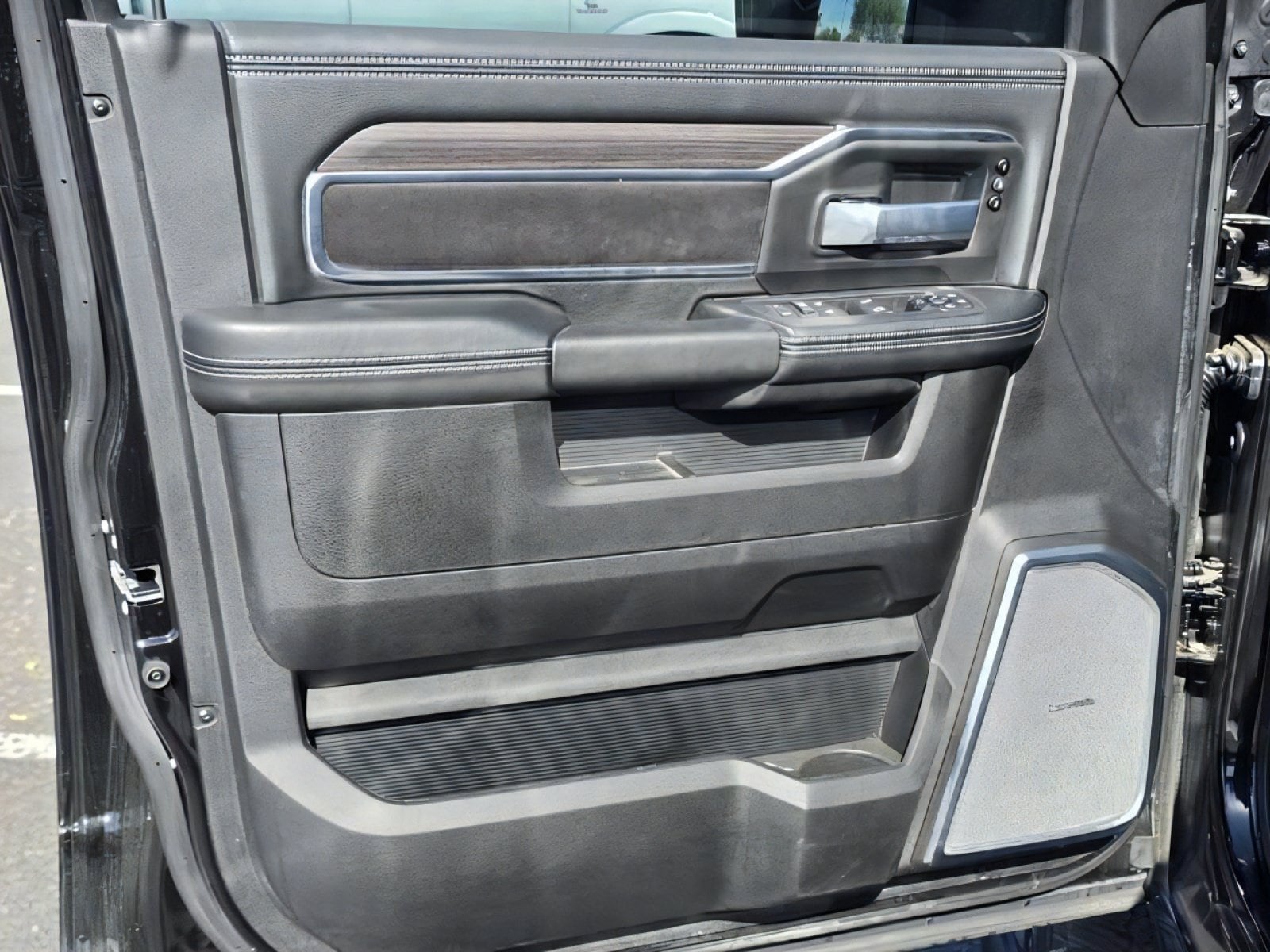 2025 RAM 2500 Laramie - Photo 18
