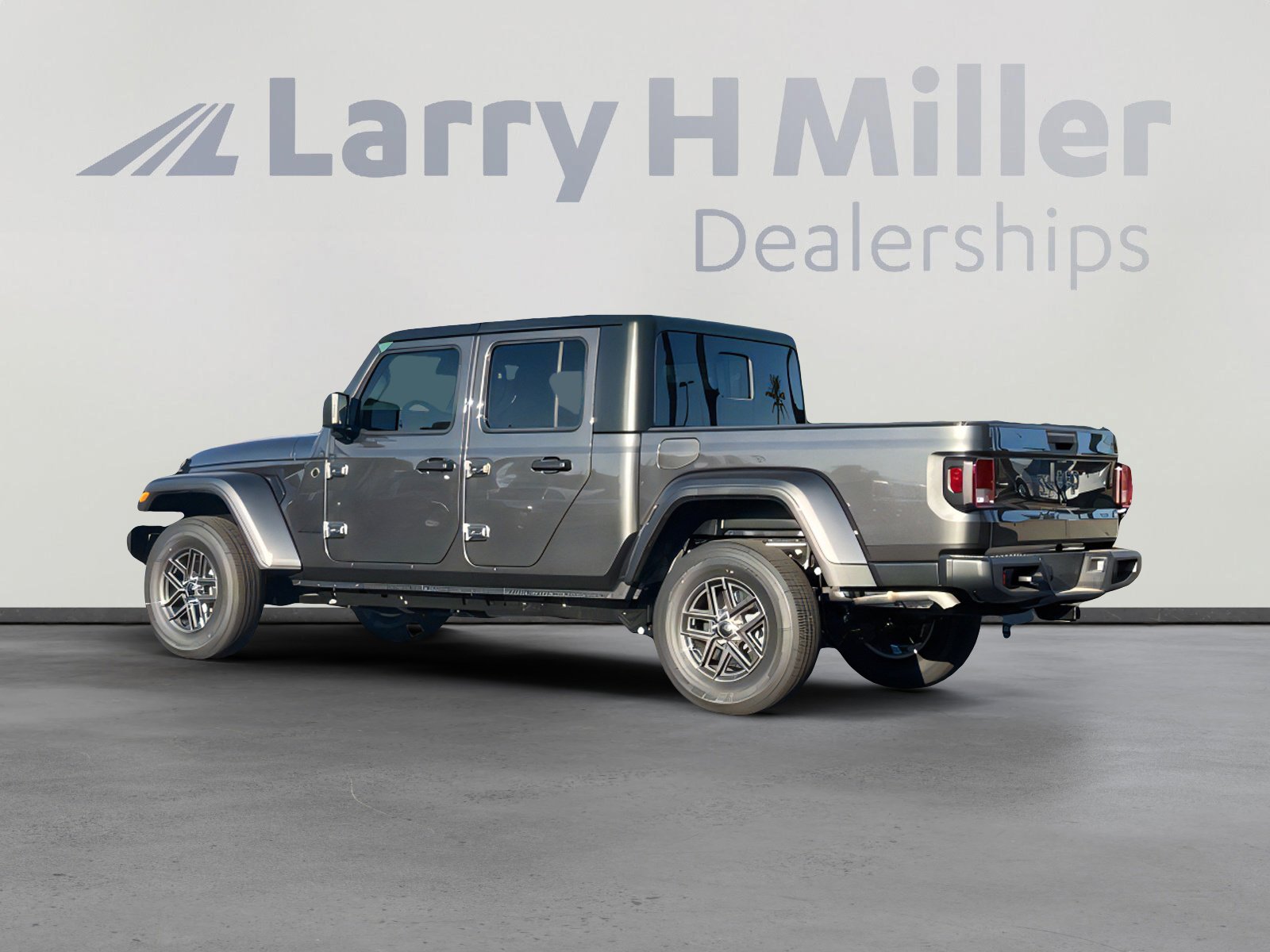 2025 Jeep Gladiator Sport S photo 3