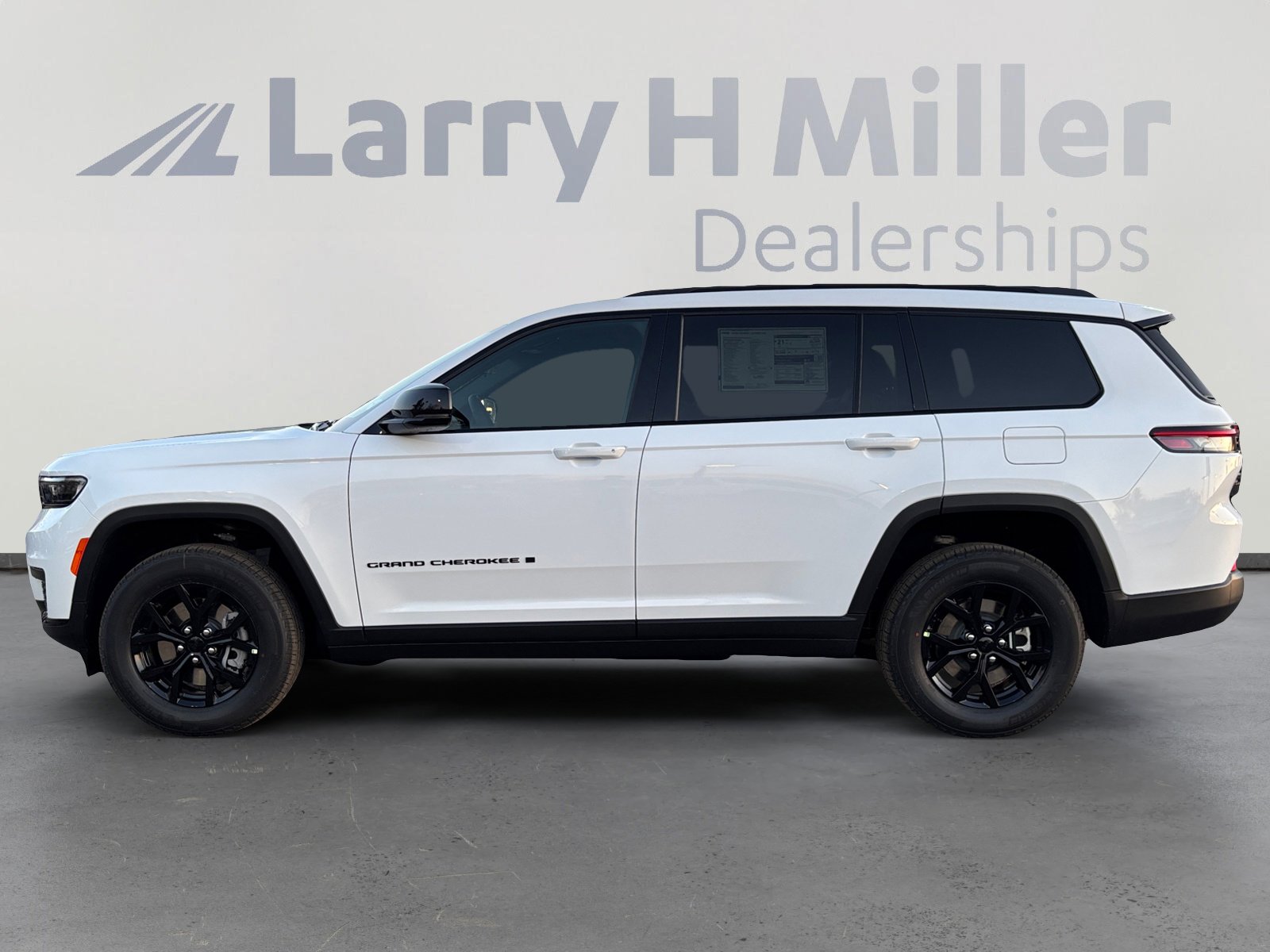2025 Jeep Grand Cherokee Altitude X photo 3