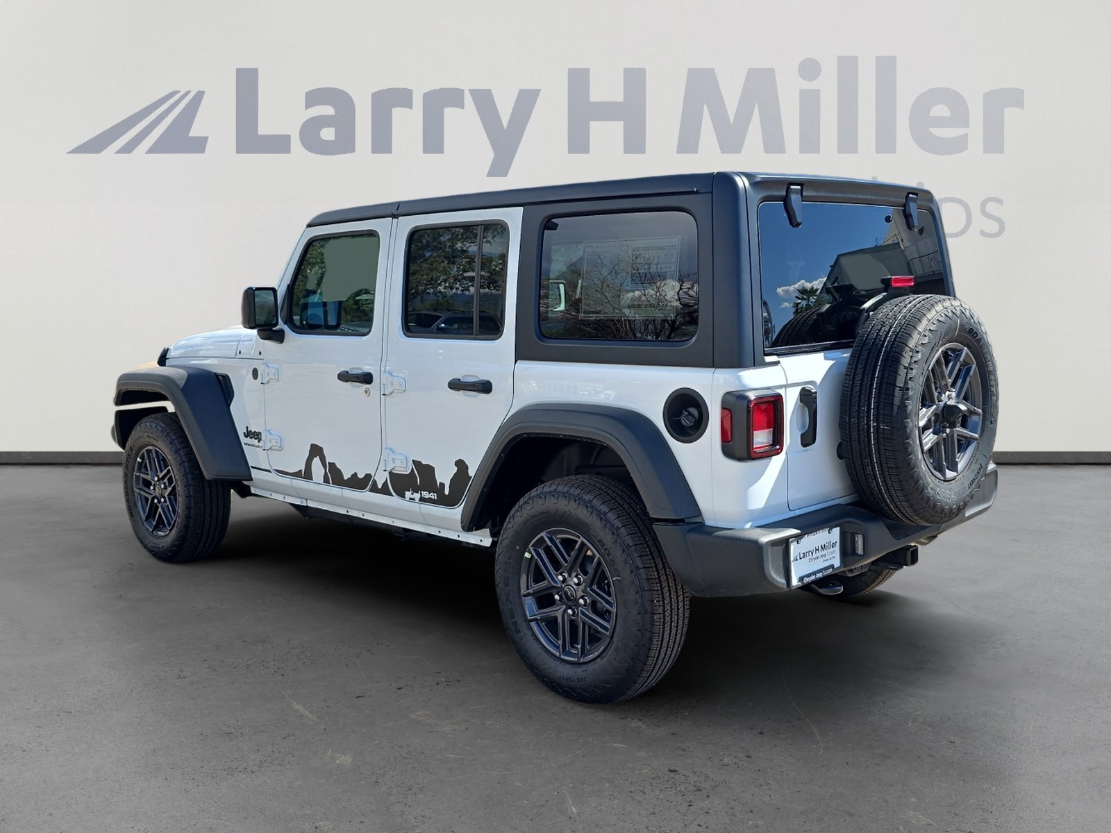 2025 Jeep Wrangler Sport S photo 4
