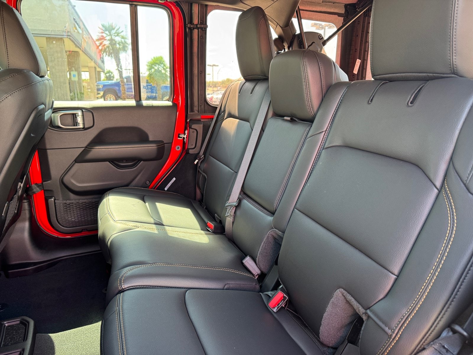 2026 Jeep Wrangler 4-Door Sahara - Photo 18
