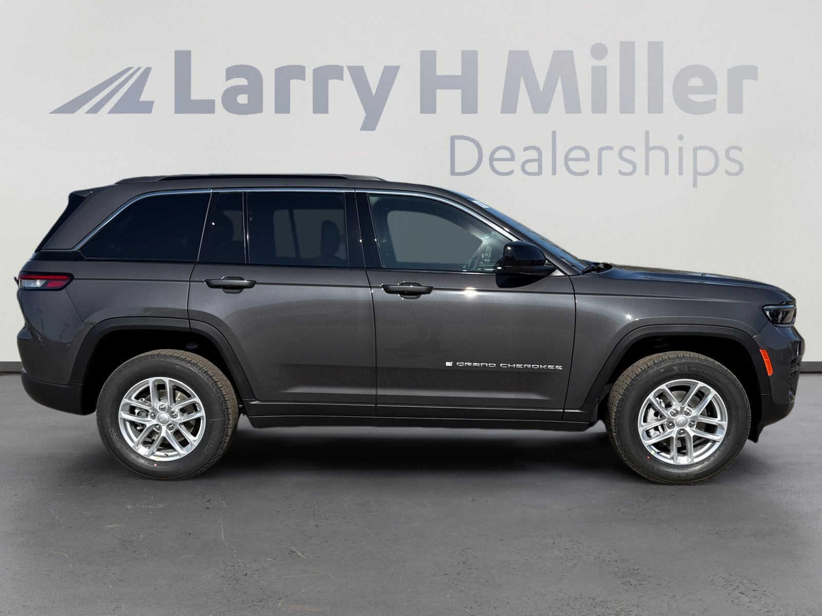 2025 Jeep Grand Cherokee Laredo - Photo 7