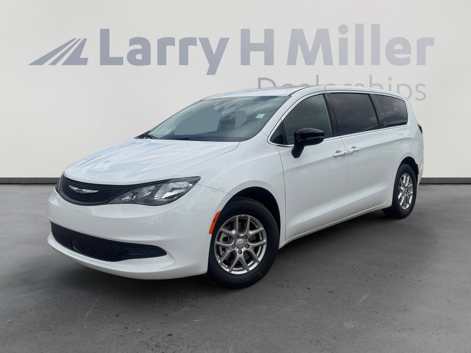 2026 Chrysler Voyager LX's photo