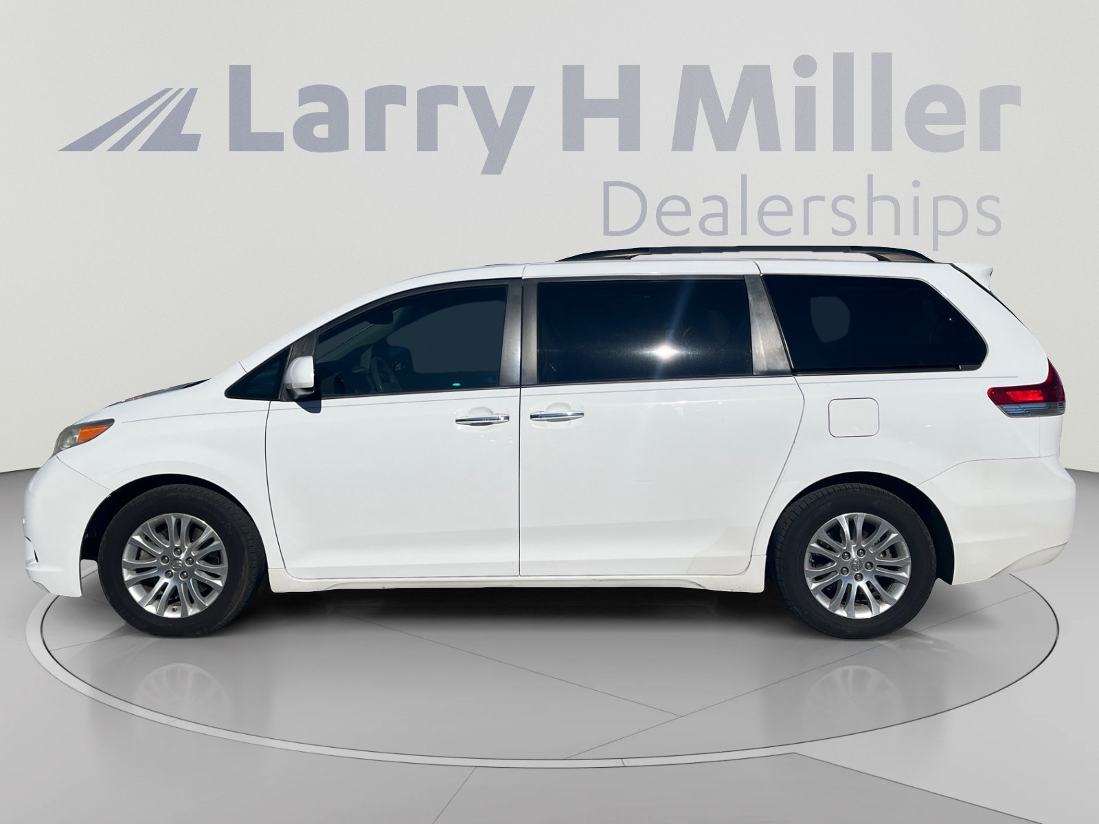 Used 2014 Toyota Sienna XLE Van