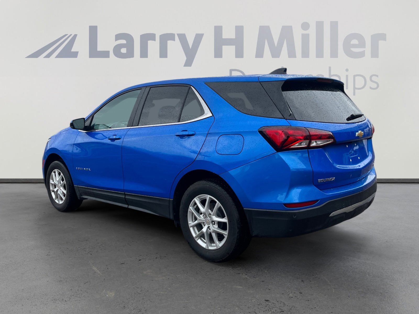 2024 Chevrolet Equinox photo 2