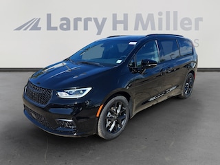 New 2026 Chrysler Pacifica Limited Passenger Van Tucson, AZ