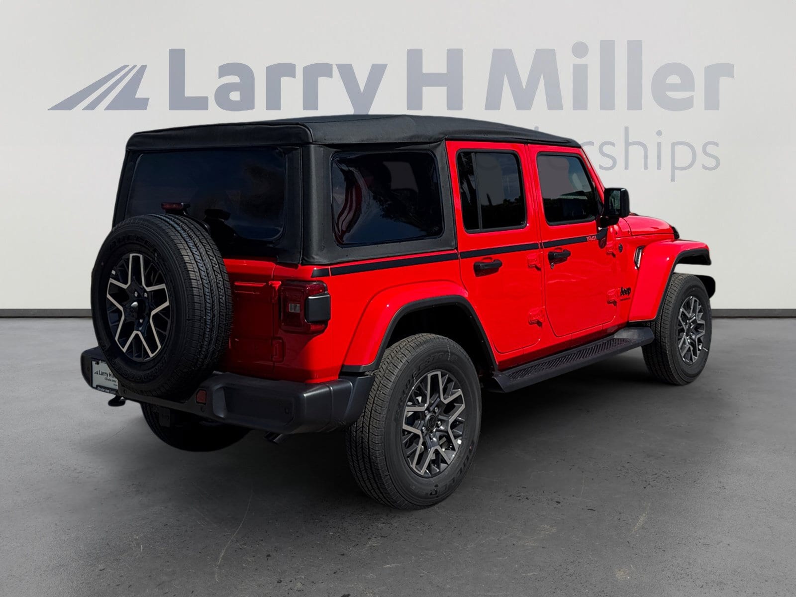 2026 Jeep Wrangler 4-Door Sahara - Photo 6