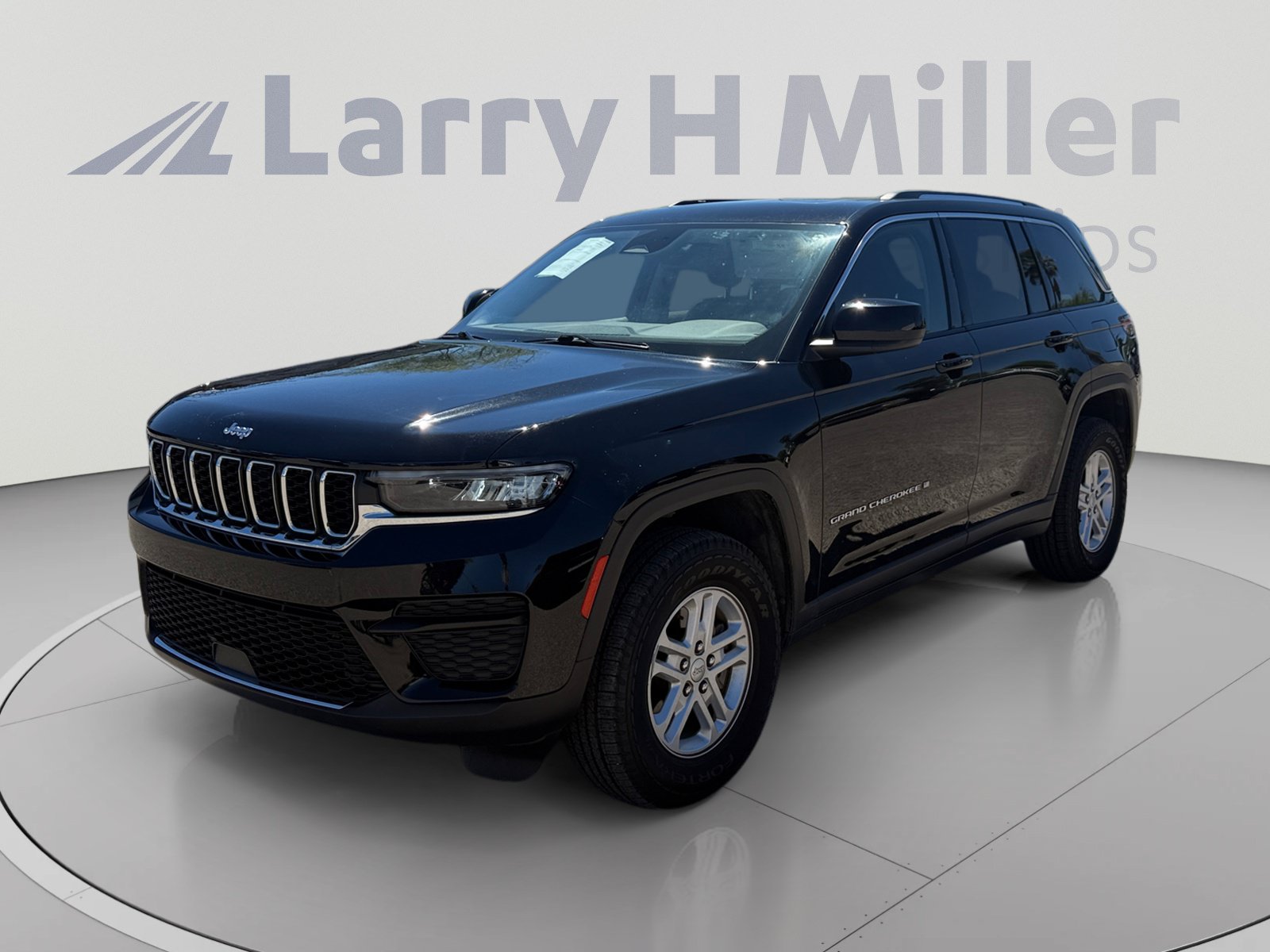 2023 Jeep Grand Cherokee Laredo