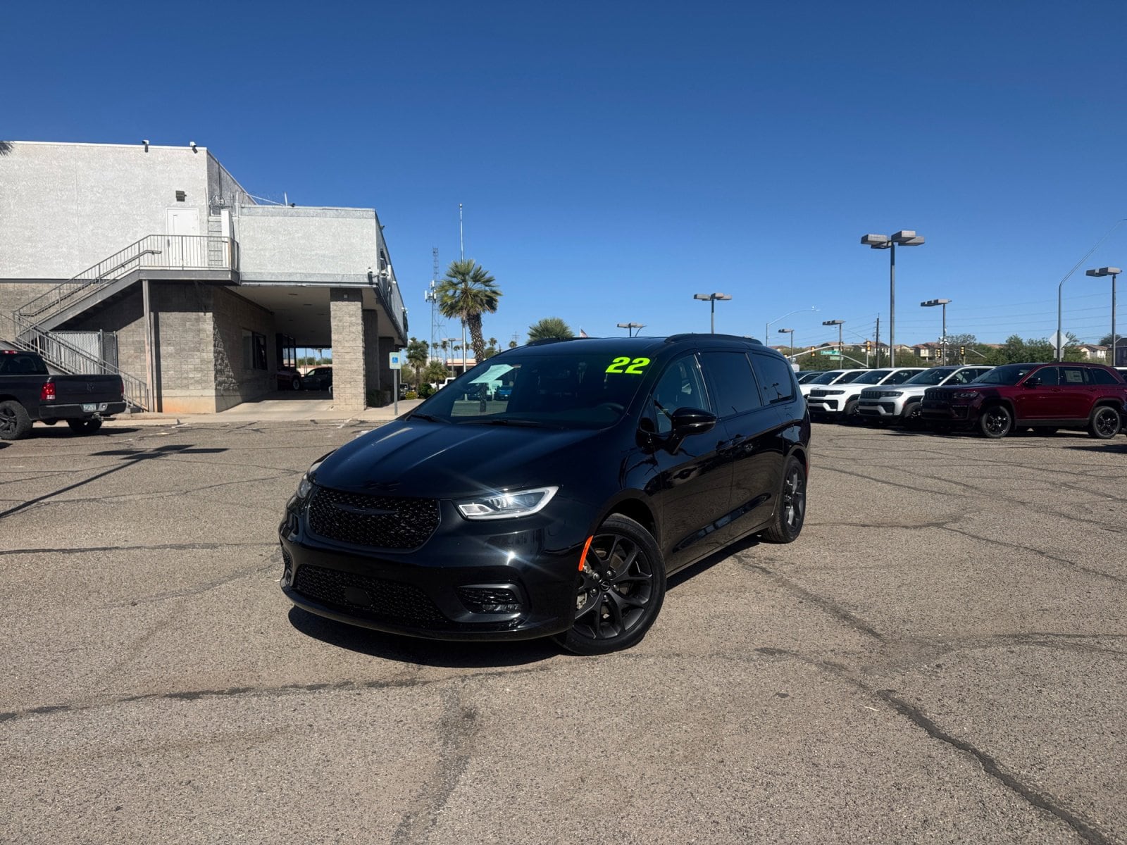 2022 Chrysler Pacifica Touring L's photo
