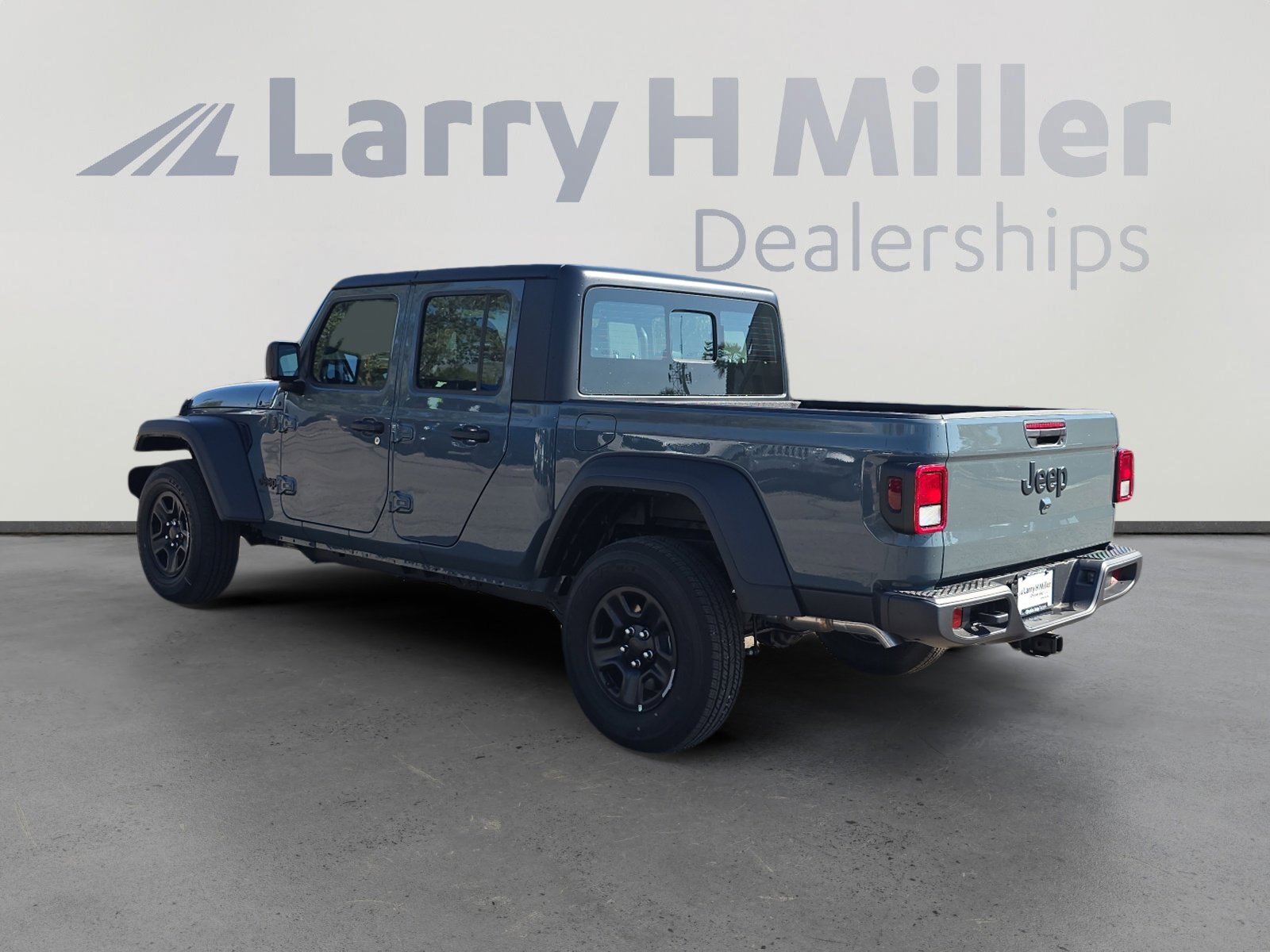 2025 Jeep Gladiator Sport photo 4