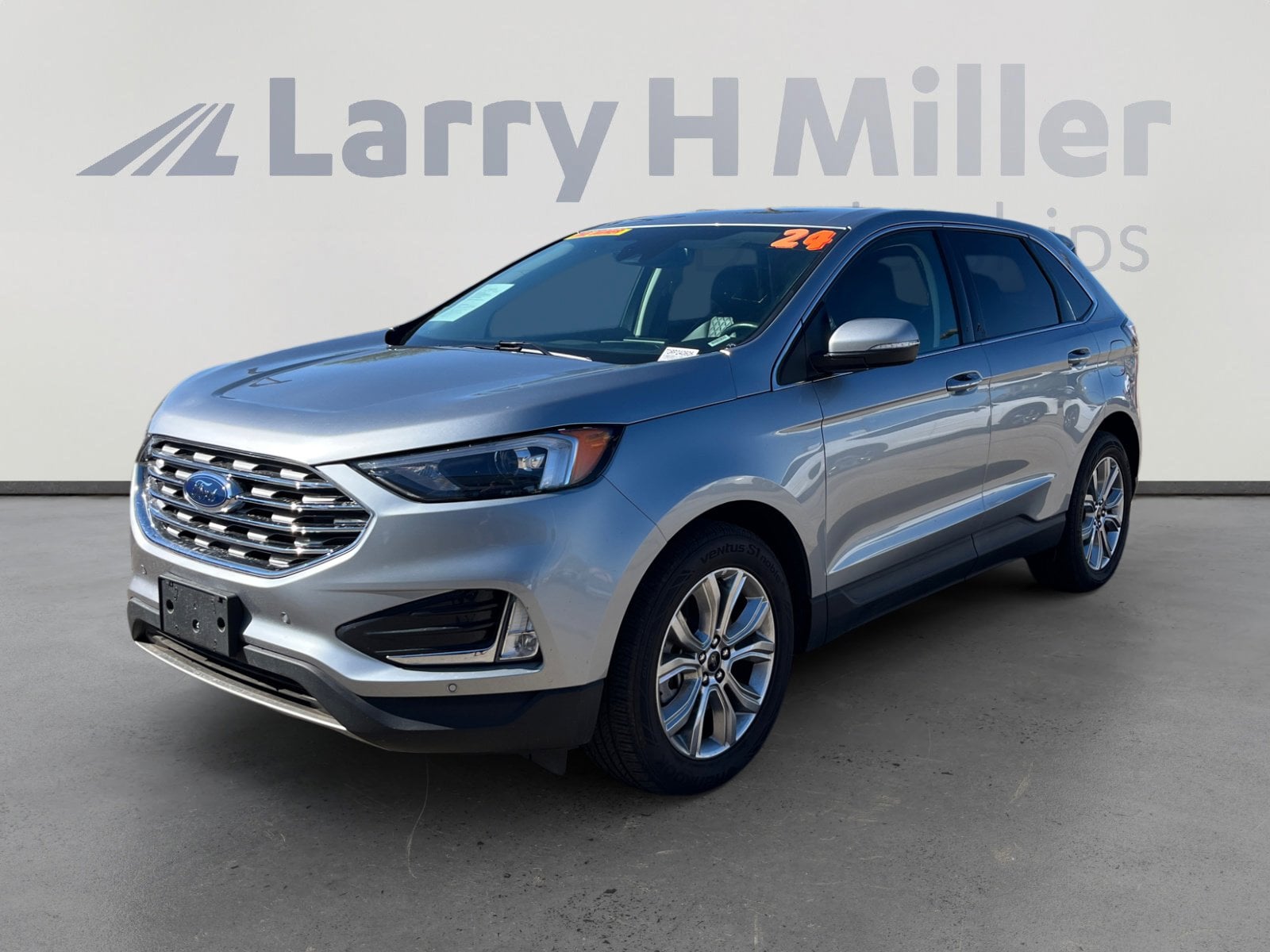 2024 Ford Edge Titanium's photo