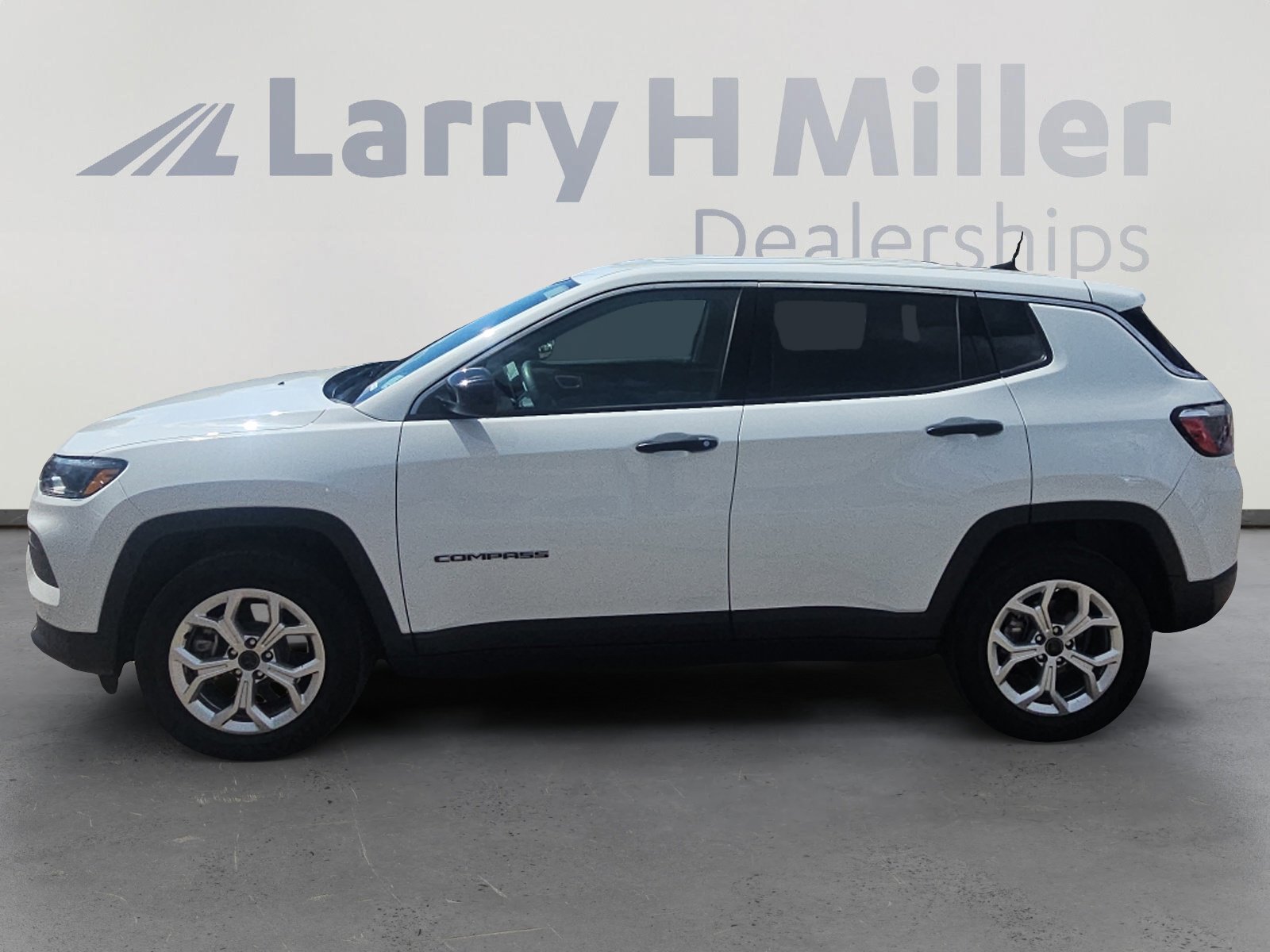 2025 Jeep Compass Sport photo 3