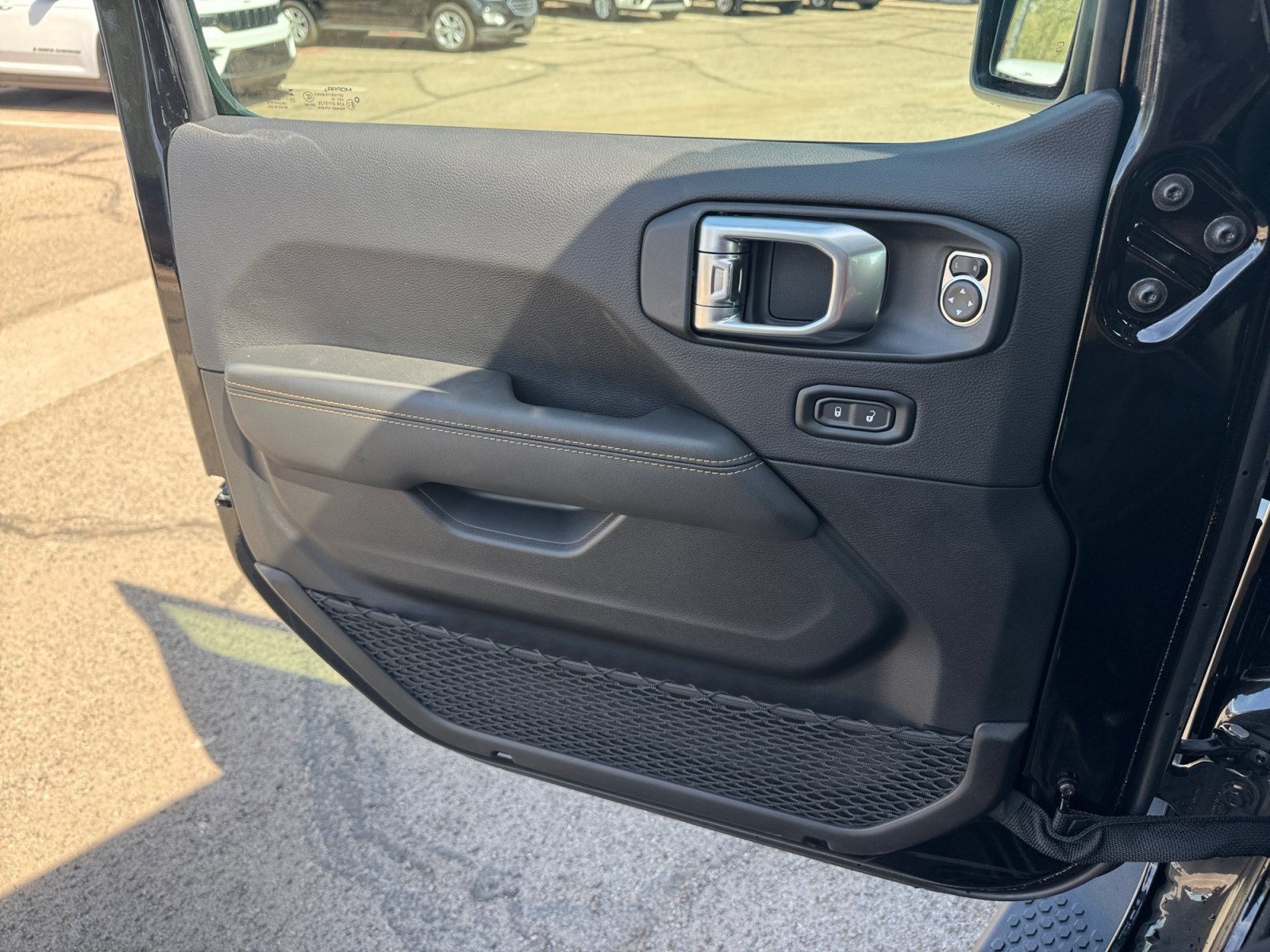 2026 Jeep Wrangler 4-Door Sahara - Photo 14