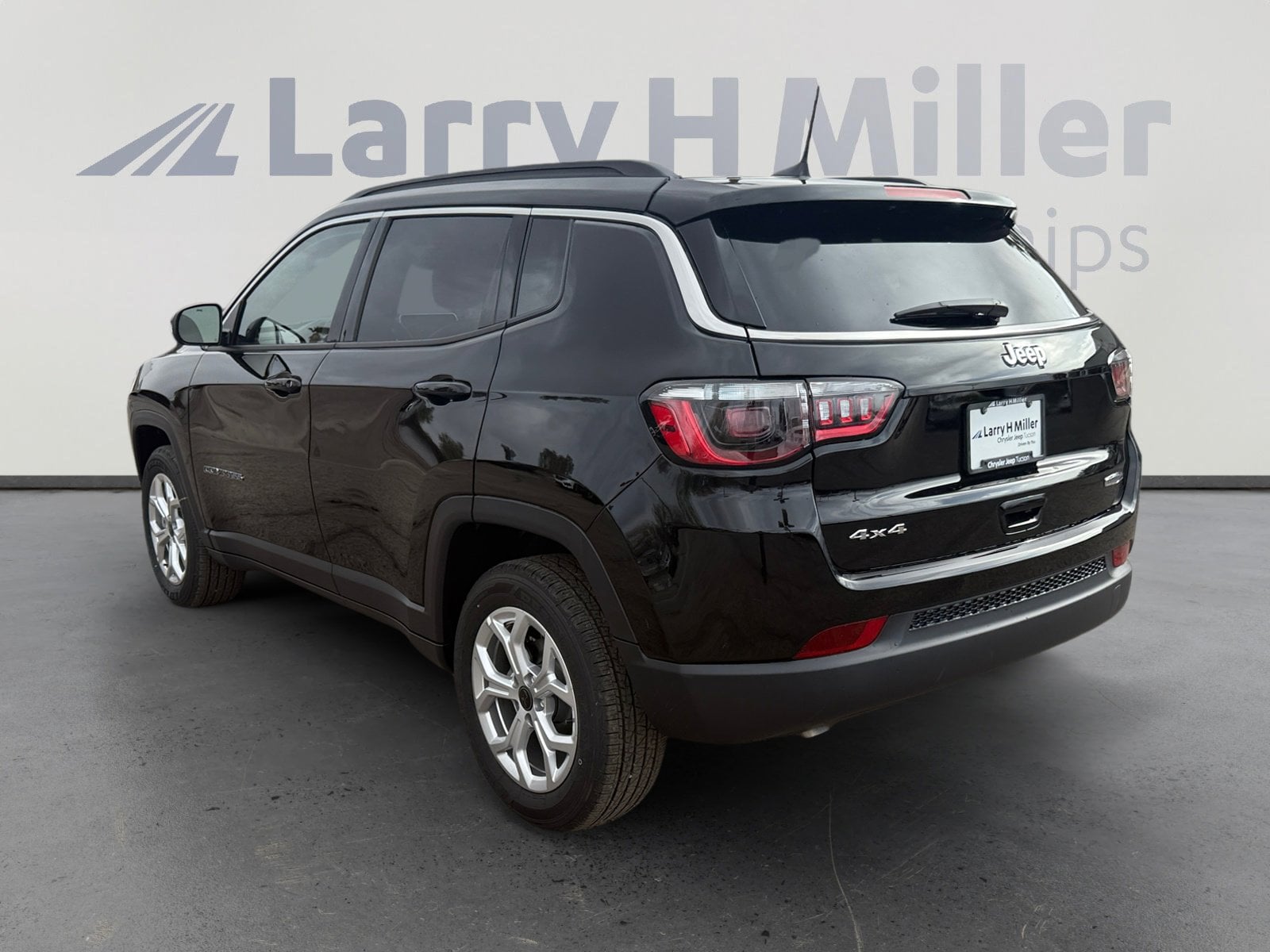 2025 Jeep Compass Latitude photo 4