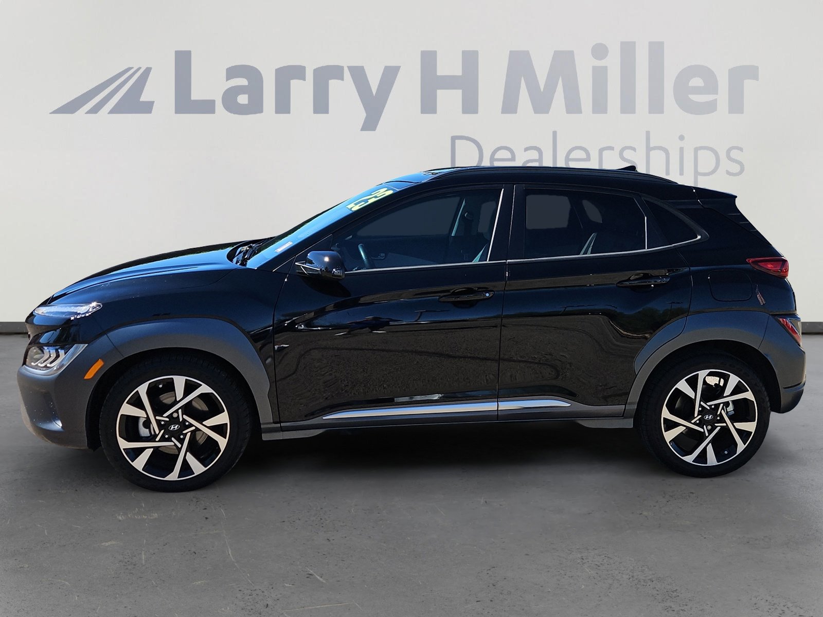 2023 Hyundai Kona Limited photo 3