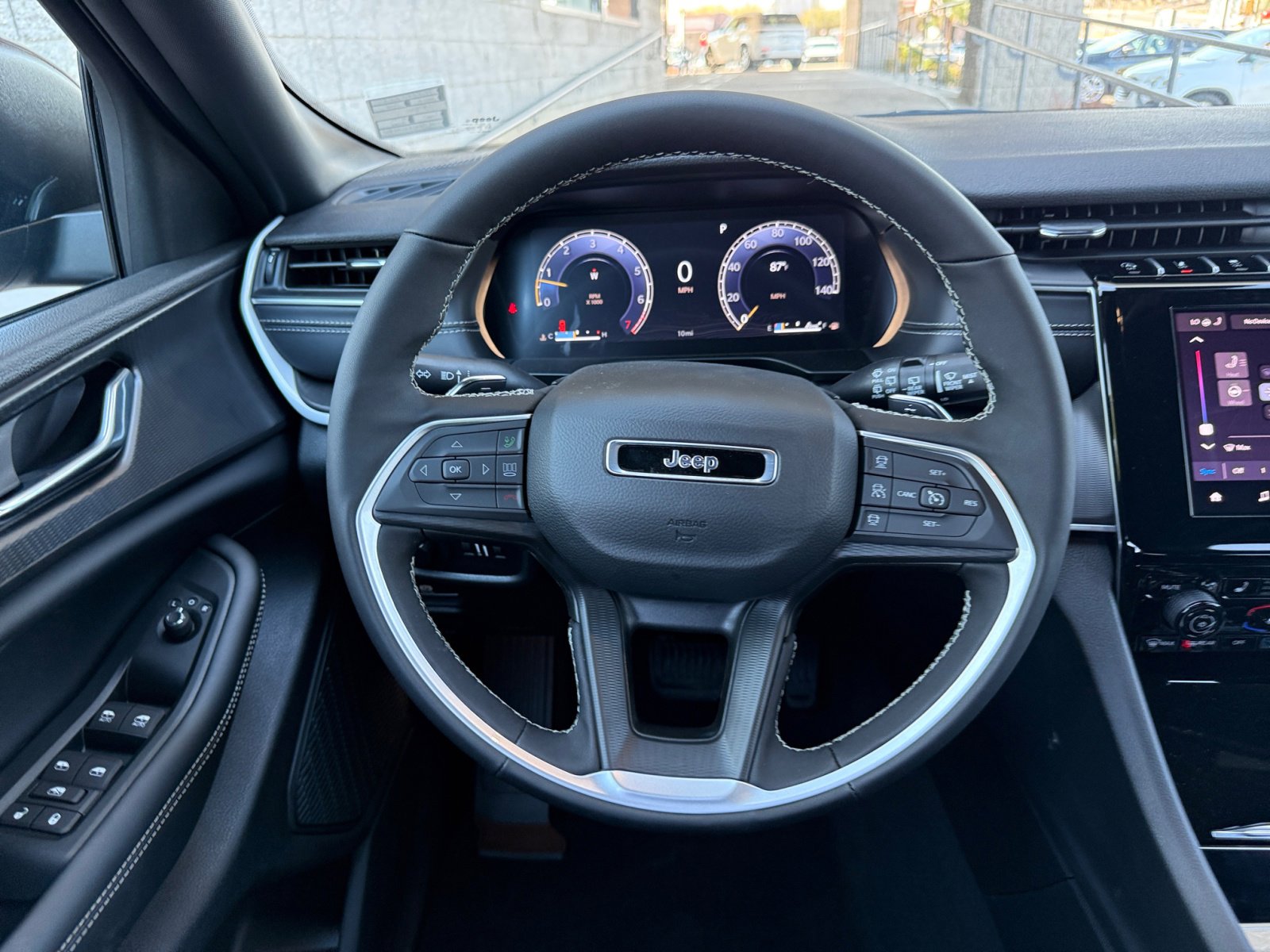 2025 Jeep Grand Cherokee Laredo - Photo 12