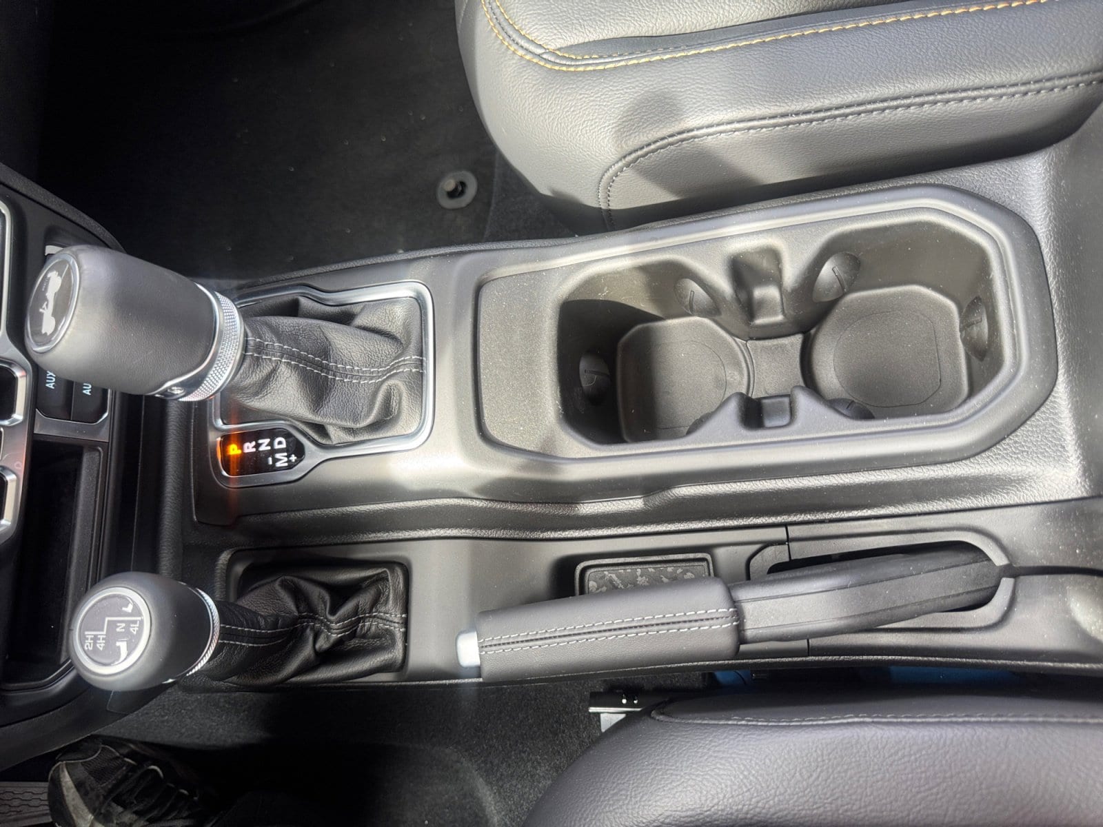 2025 Jeep Wrangler 4-Door Sahara - Photo 16