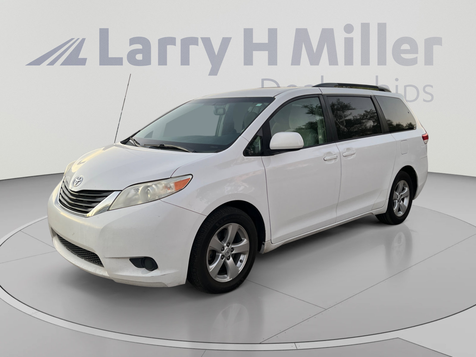 Used 2014 Toyota Sienna LE Van Tucson, AZ