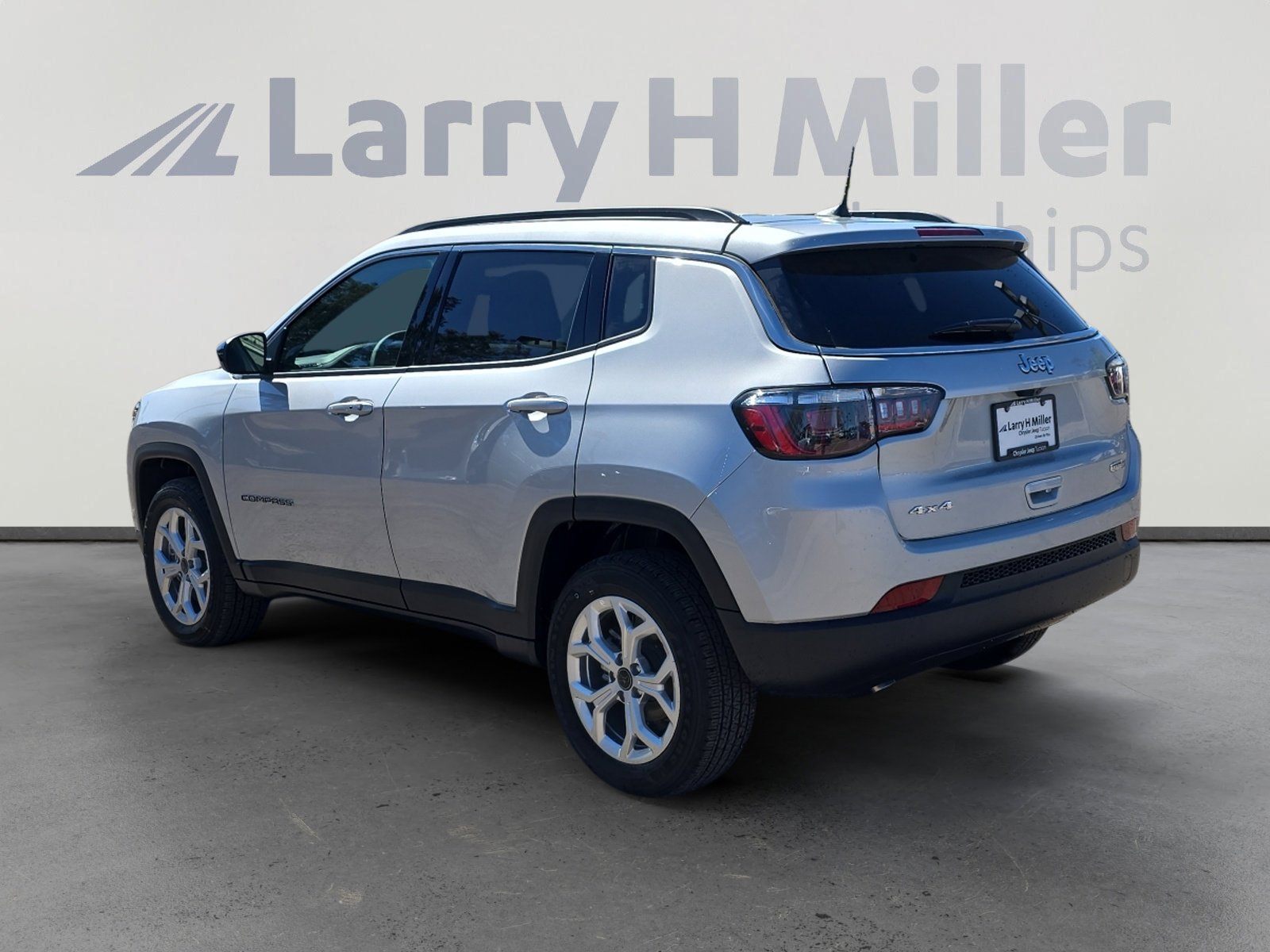 2025 Jeep Compass Latitude photo 2
